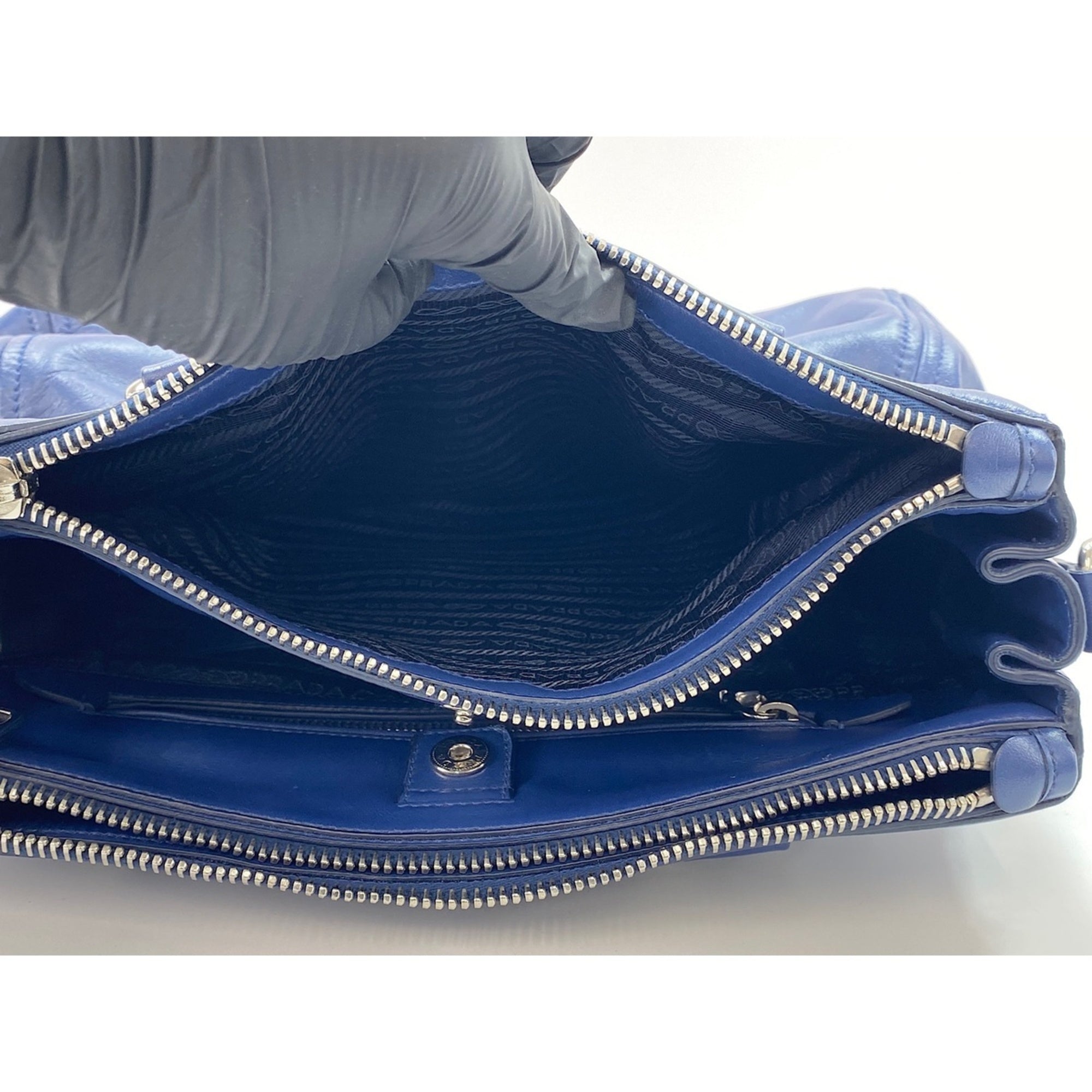 Prada Blue Handbag (Pre-Owned)