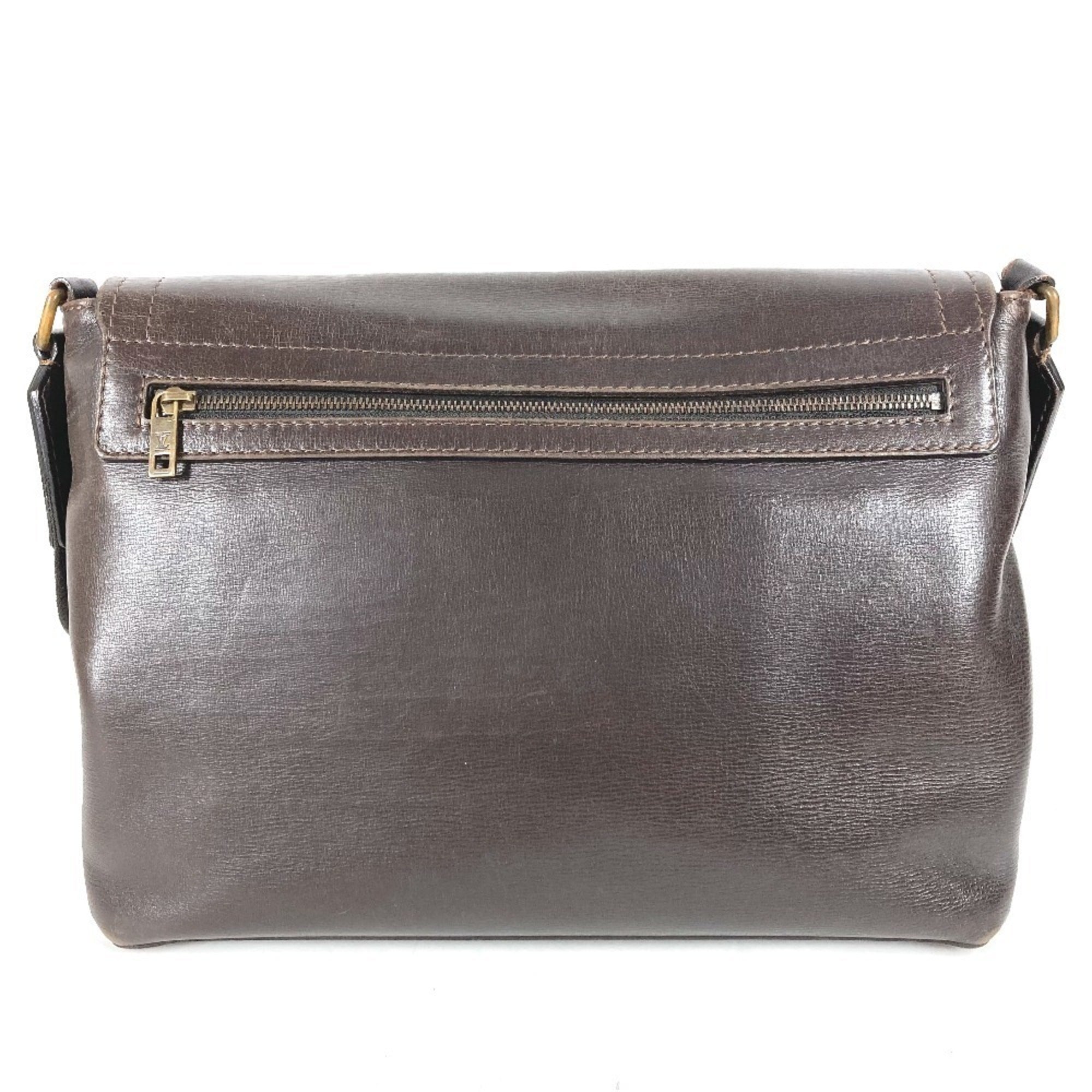 Louis Vuitton Brown Coffee Utah Leather Leather Messenger Bag Shoulder Bag (Pre-Owned)