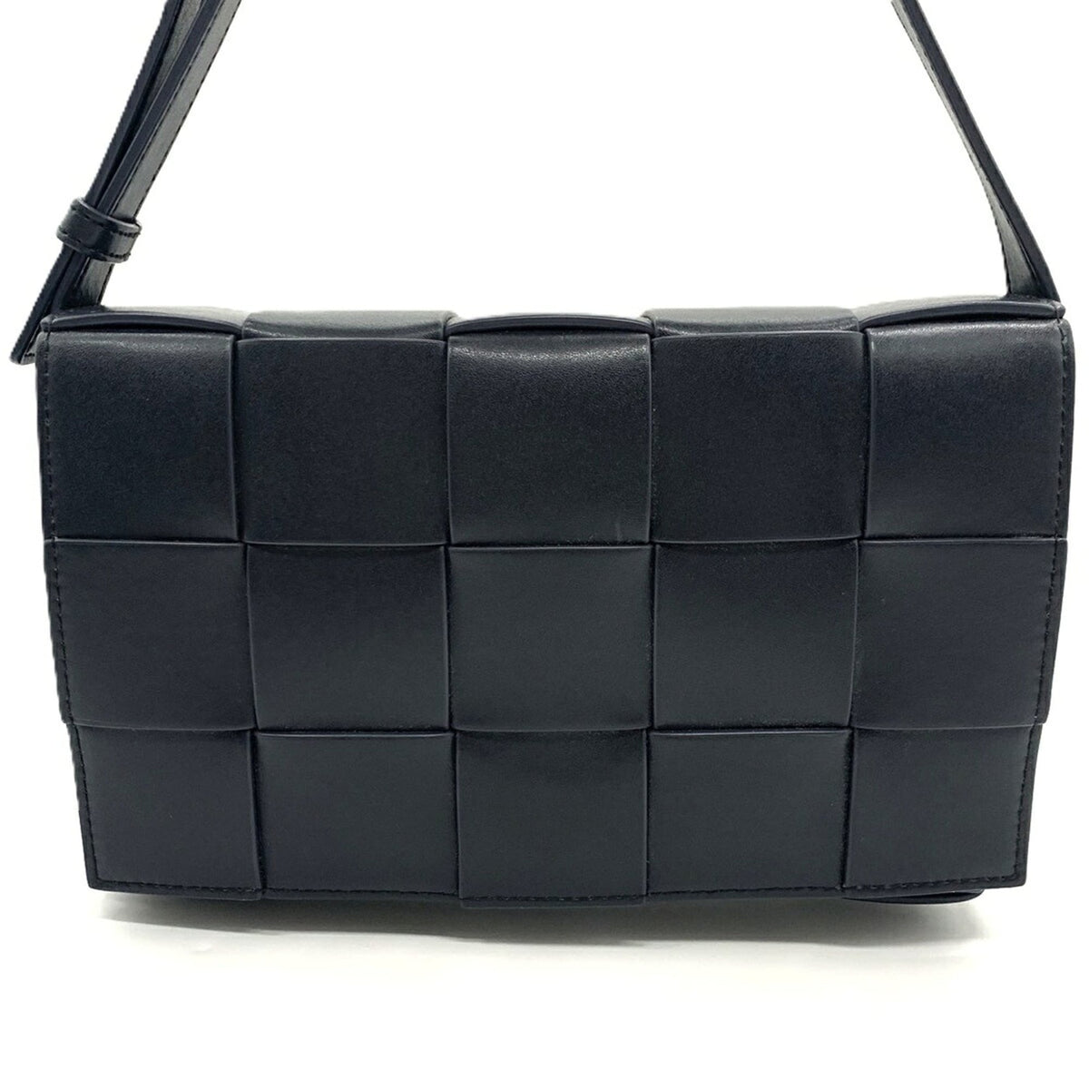 Bottega Veneta Black Dark Navy Leather Shoulder Bag (Pre-Owned)