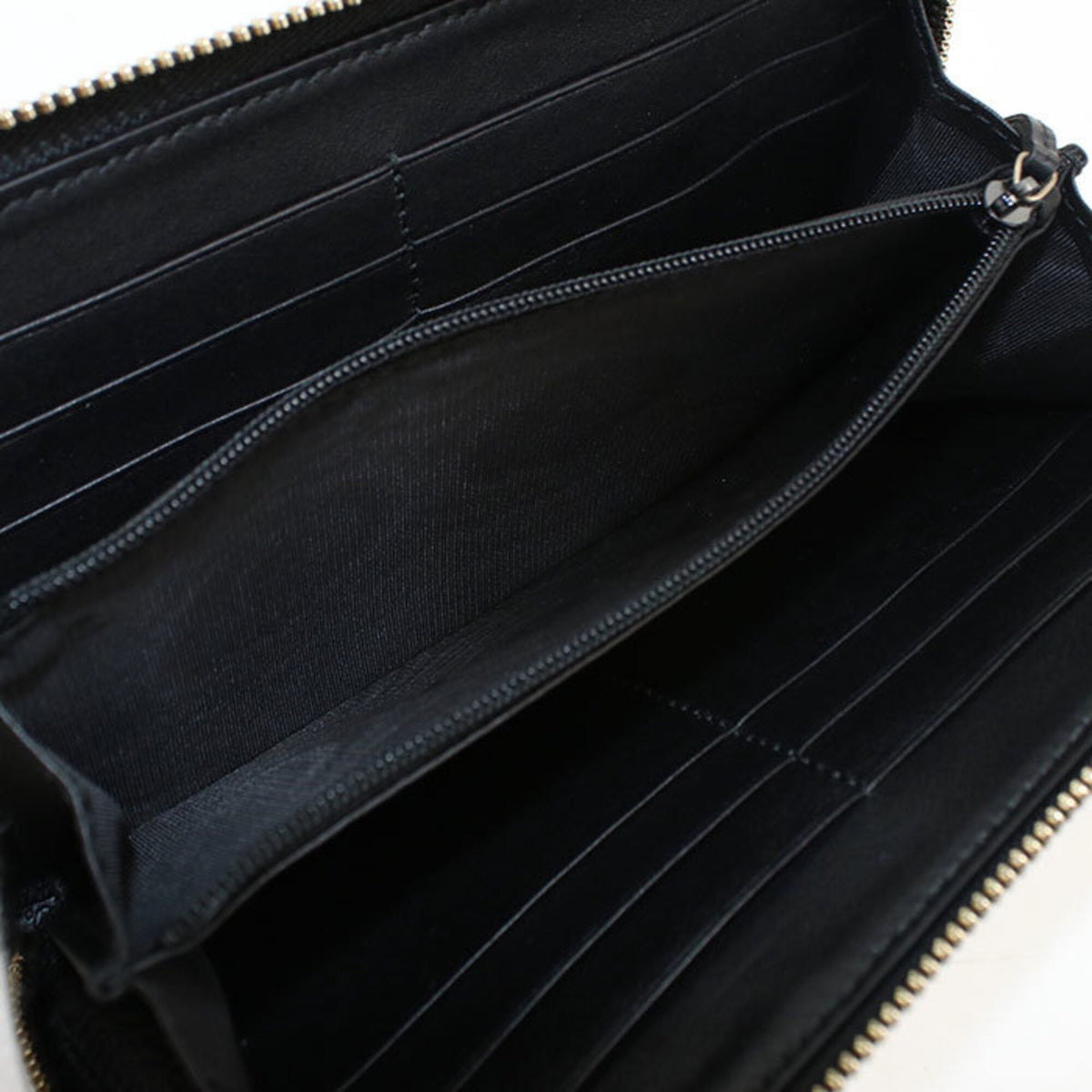 Gucci Black Leather Long Wallet (Bi-Fold) (Pre-Owned)