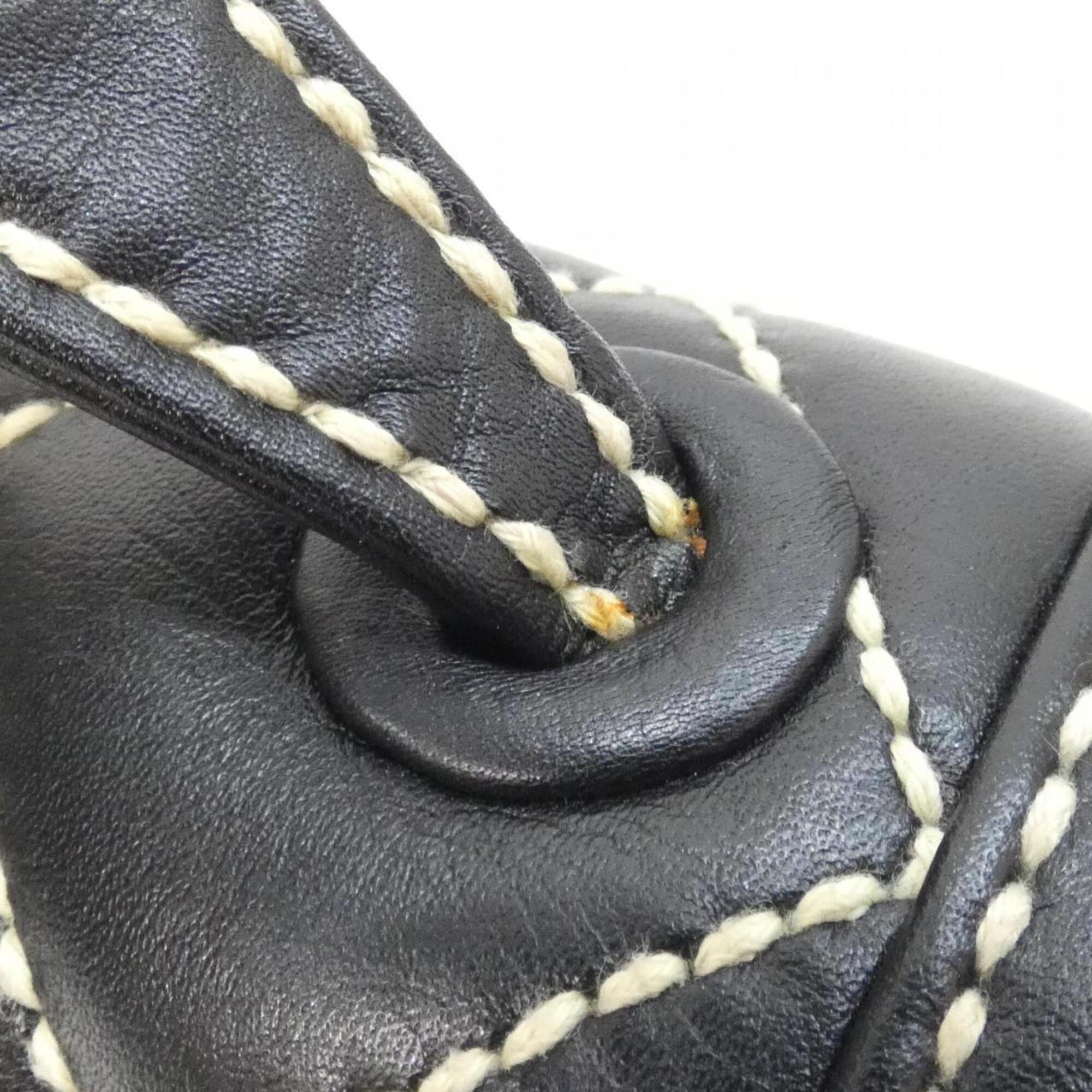 Chanel Black Leather Handbag (Pre-Owned)