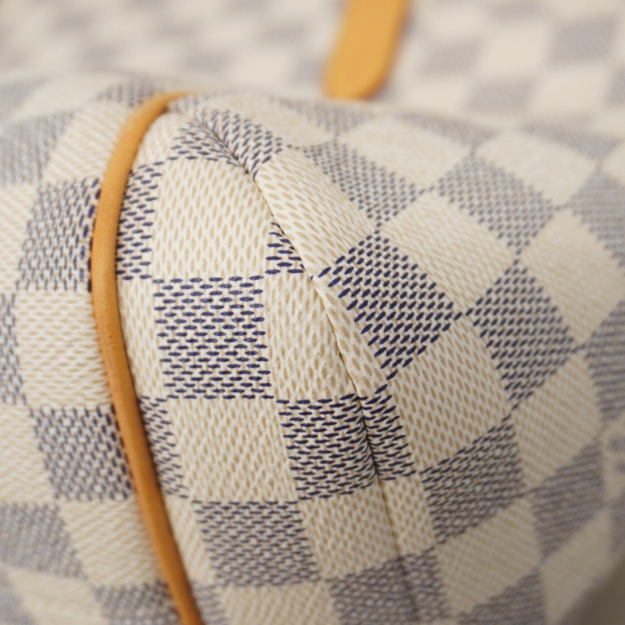 Louis Vuitton White Tote Bag (Pre-Owned)