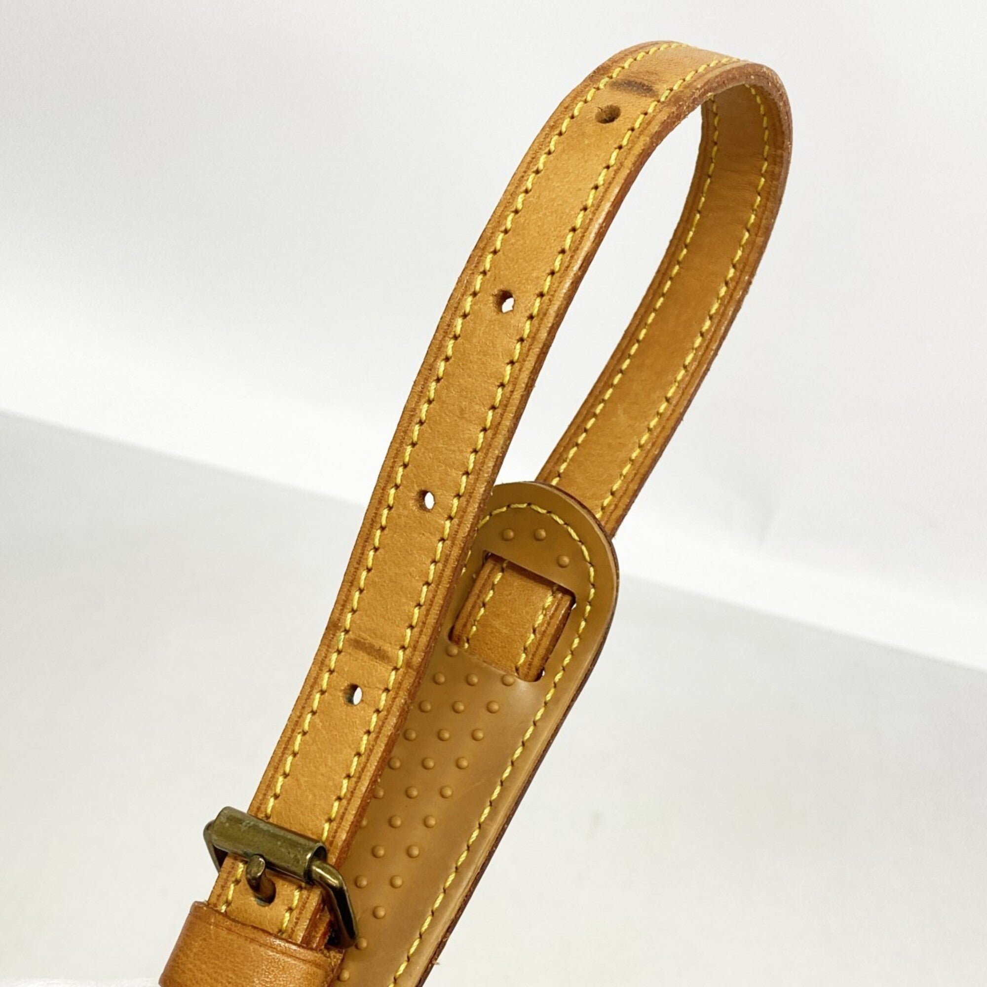 Louis Vuitton Brown Shoulder Bag (Pre-Owned)