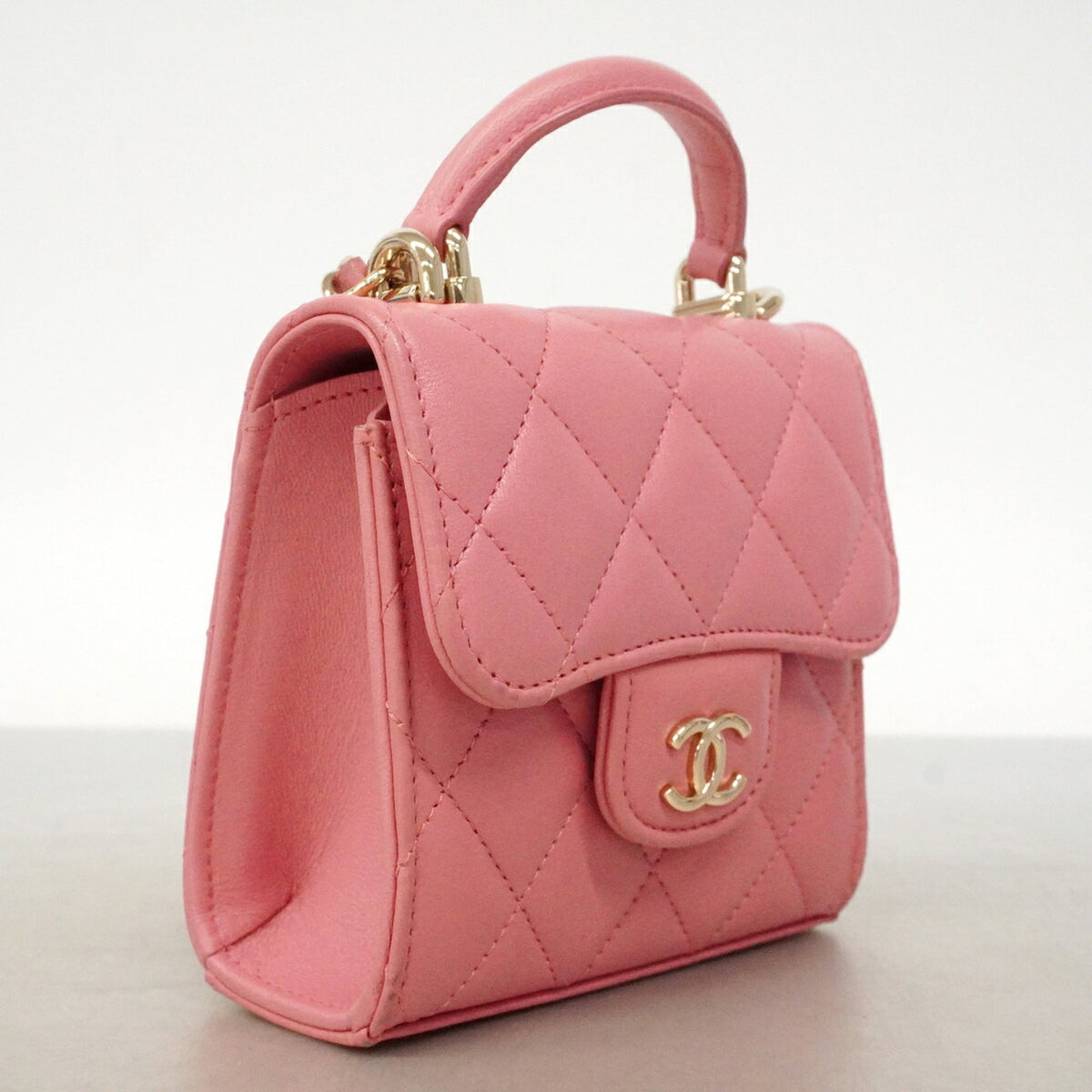 Chanel Pink Leather Handbag (Pre-Owned)