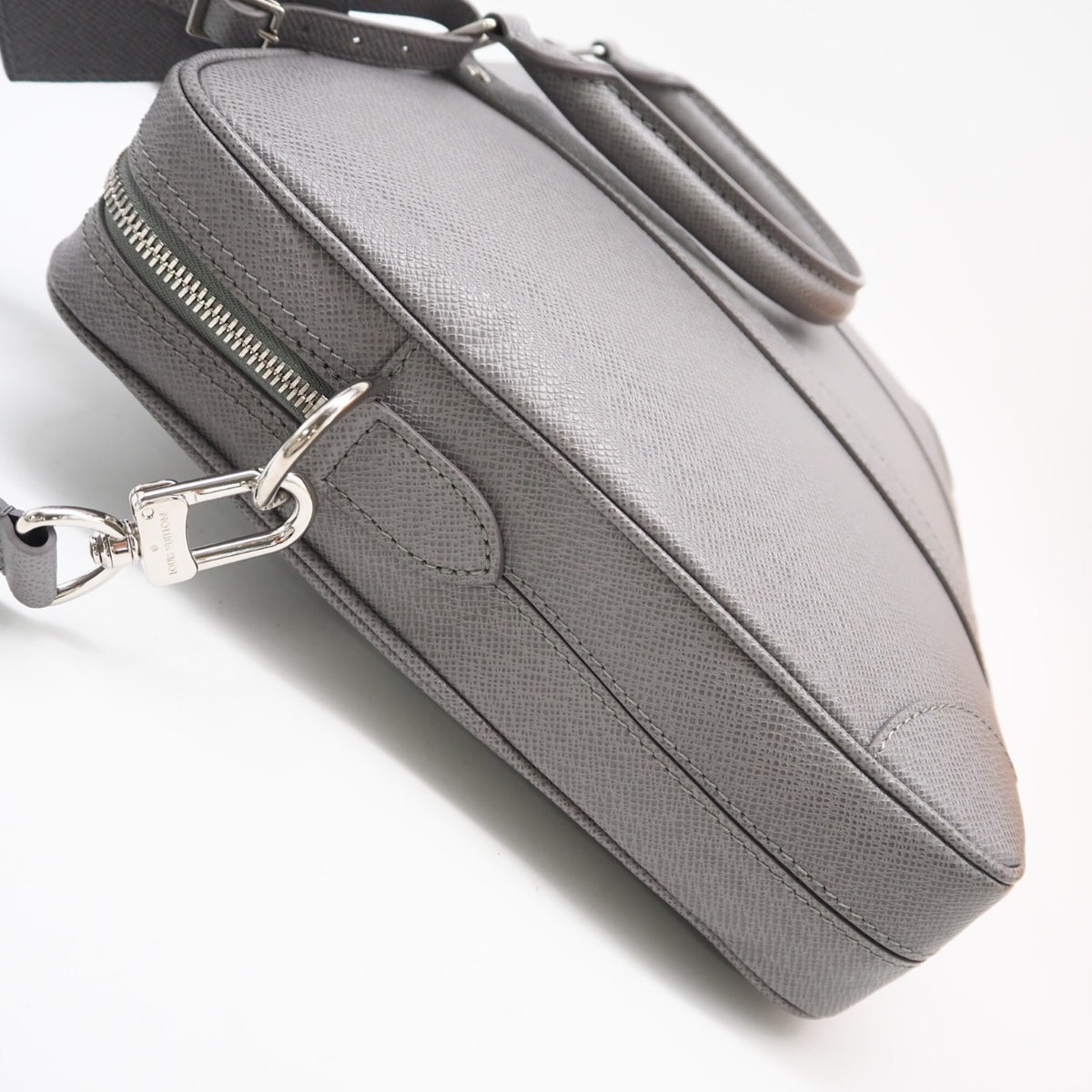 Louis Vuitton Gray Leather Briefcase Handbag (Pre-Owned)