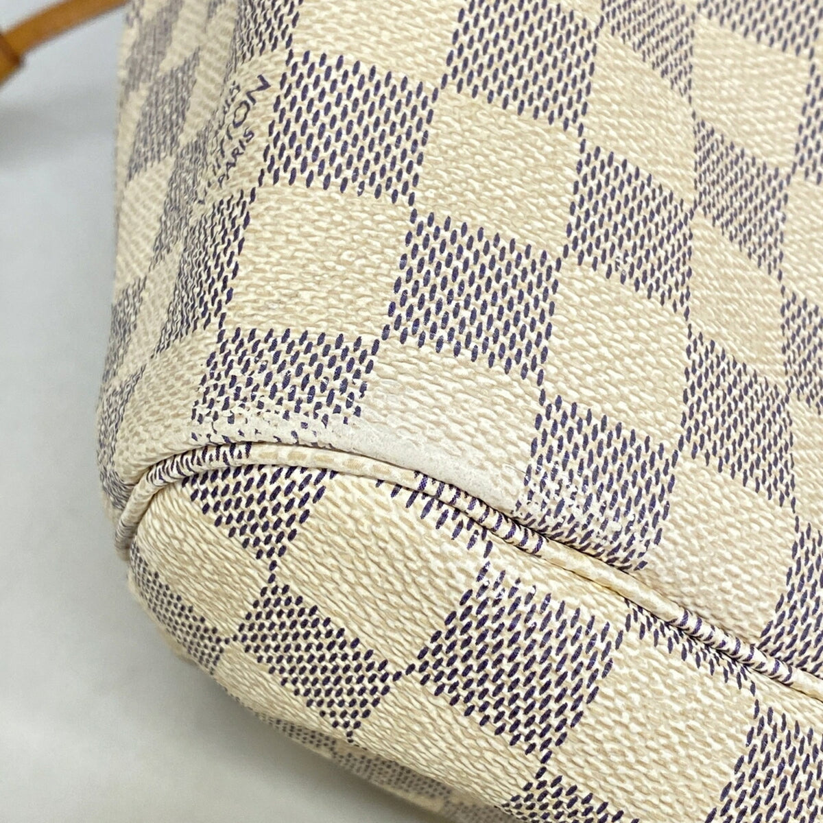 Louis Vuitton White Tote Bag (Pre-Owned)