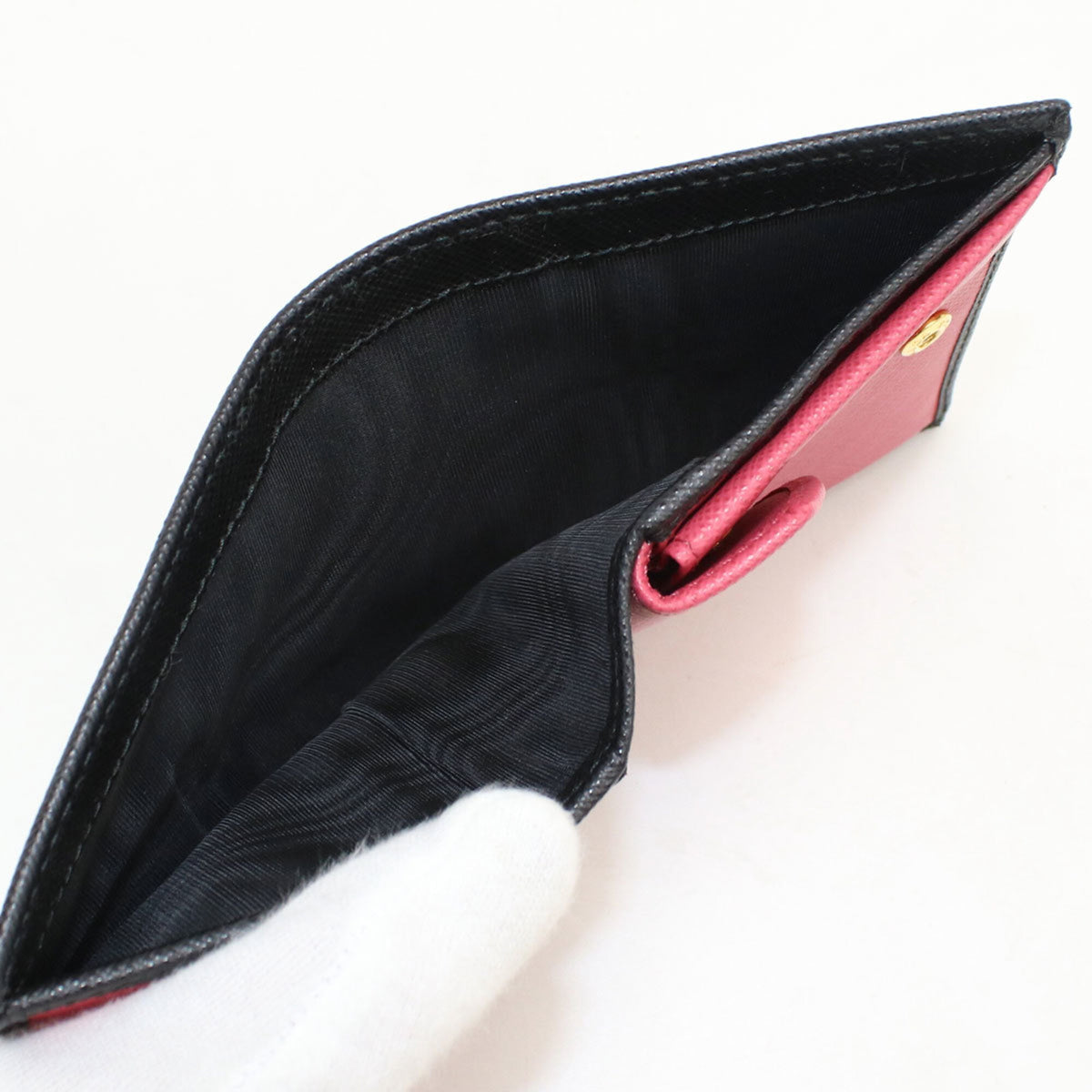 Prada Black Leather Wallet (Bi-Fold) (Pre-Owned)