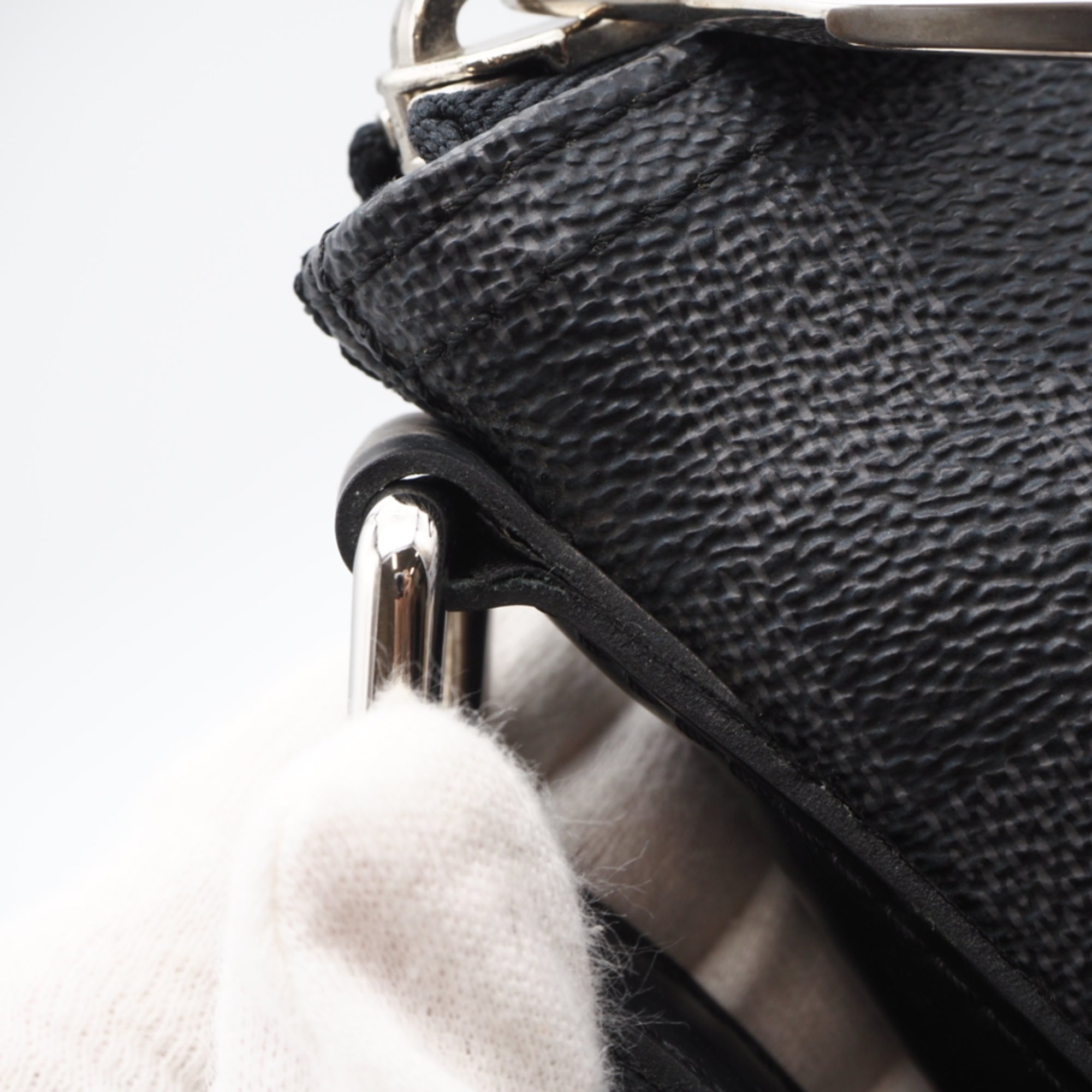 Louis Vuitton Black Canvas Shoulder Bag (Pre-Owned)