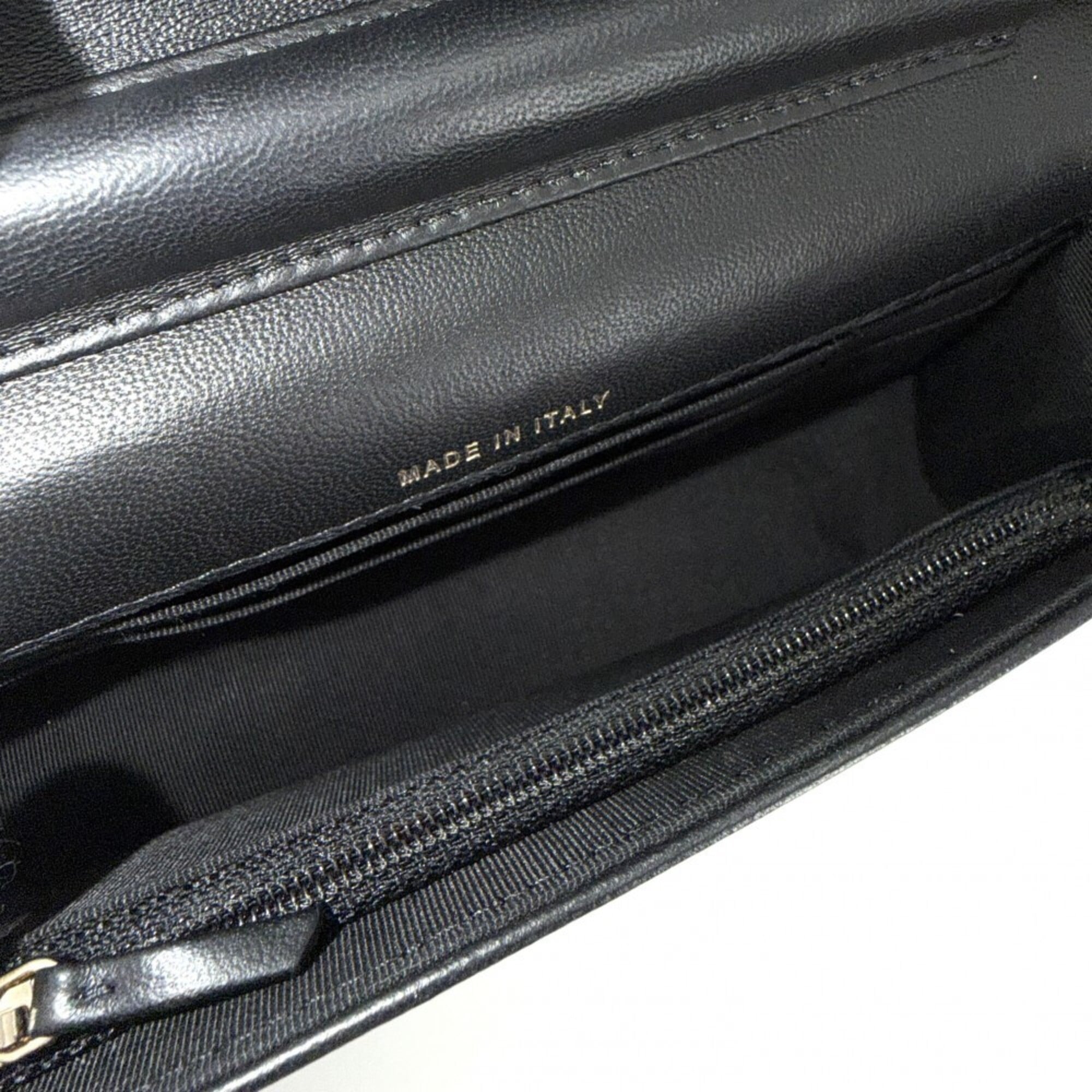 Chanel Black Leather Shoulder Bag (Pre-Owned)