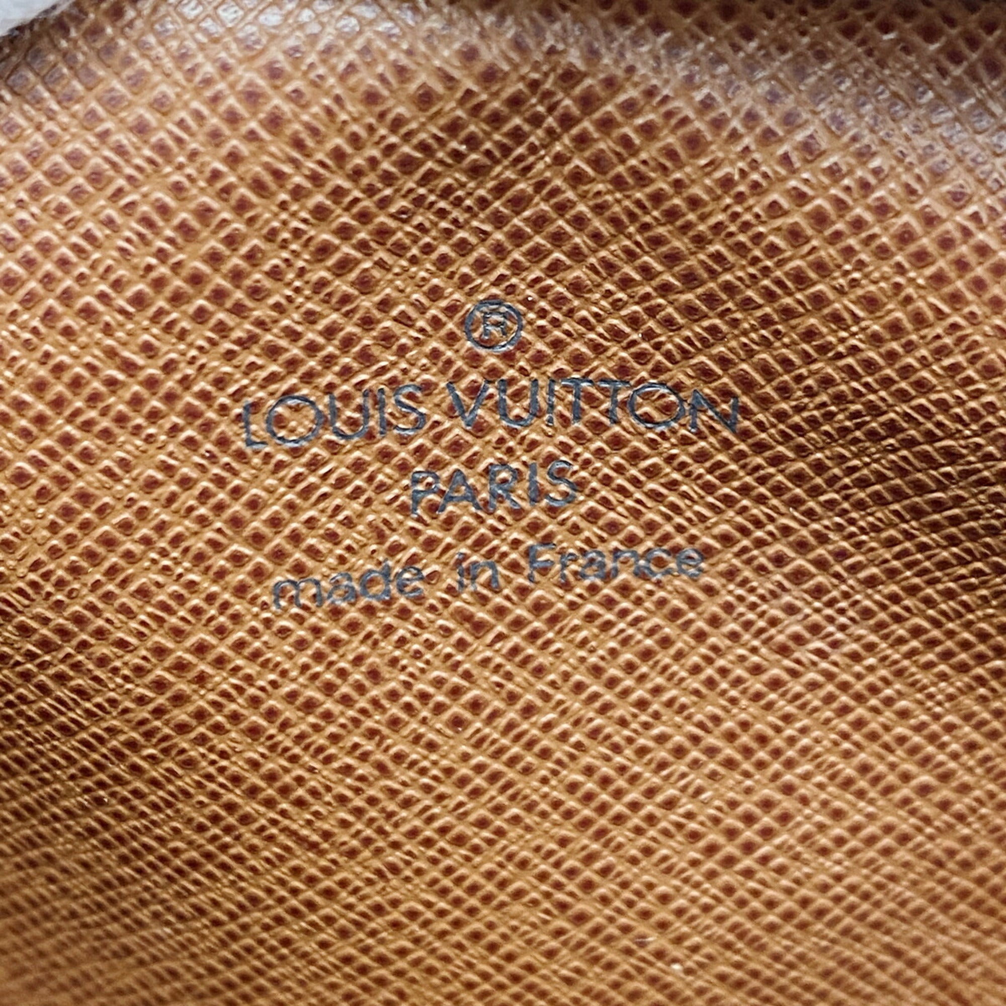 Louis Vuitton Brown Shoulder Bag (Pre-Owned)