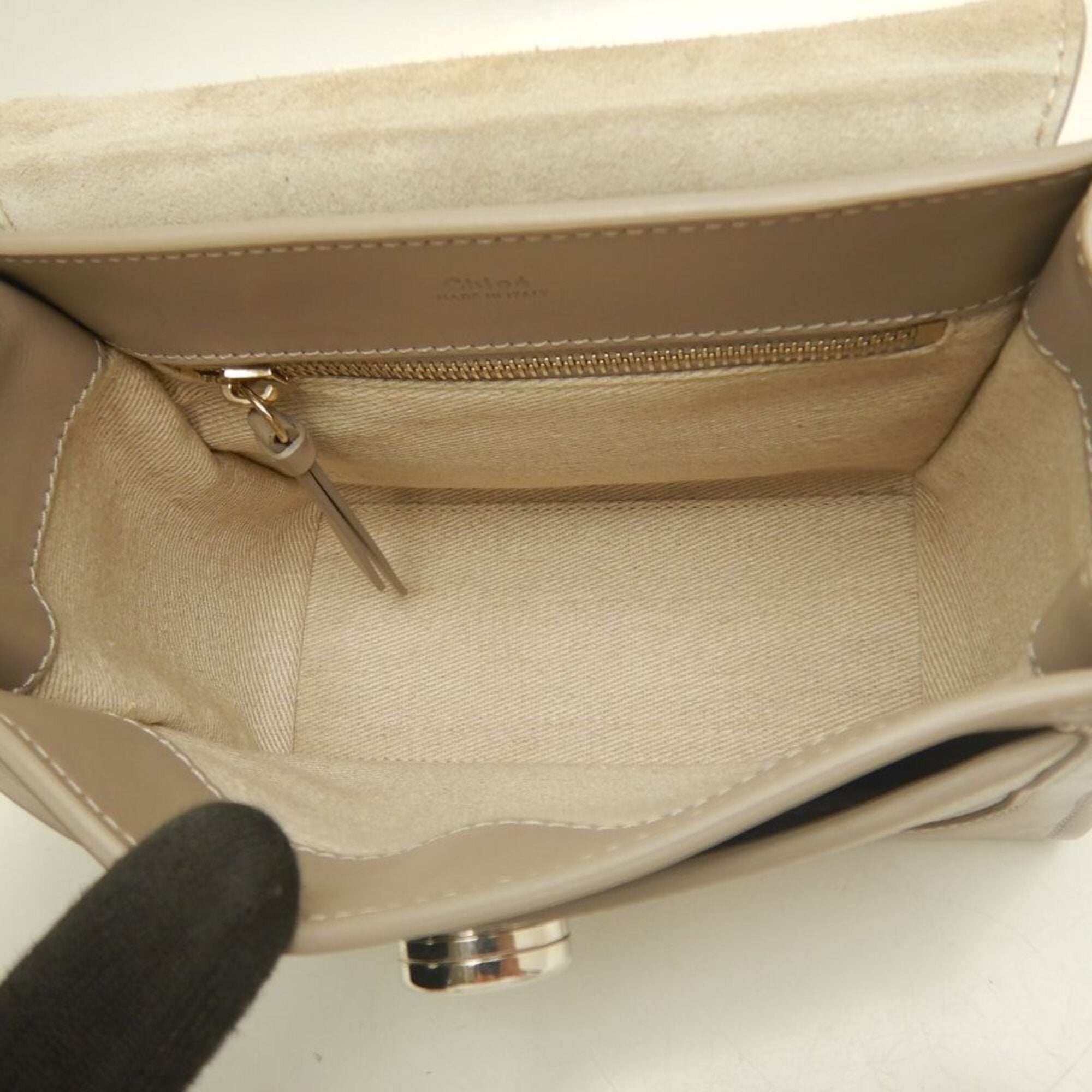 Chloé Grayish Leather Handbag (Pre-Owned)
