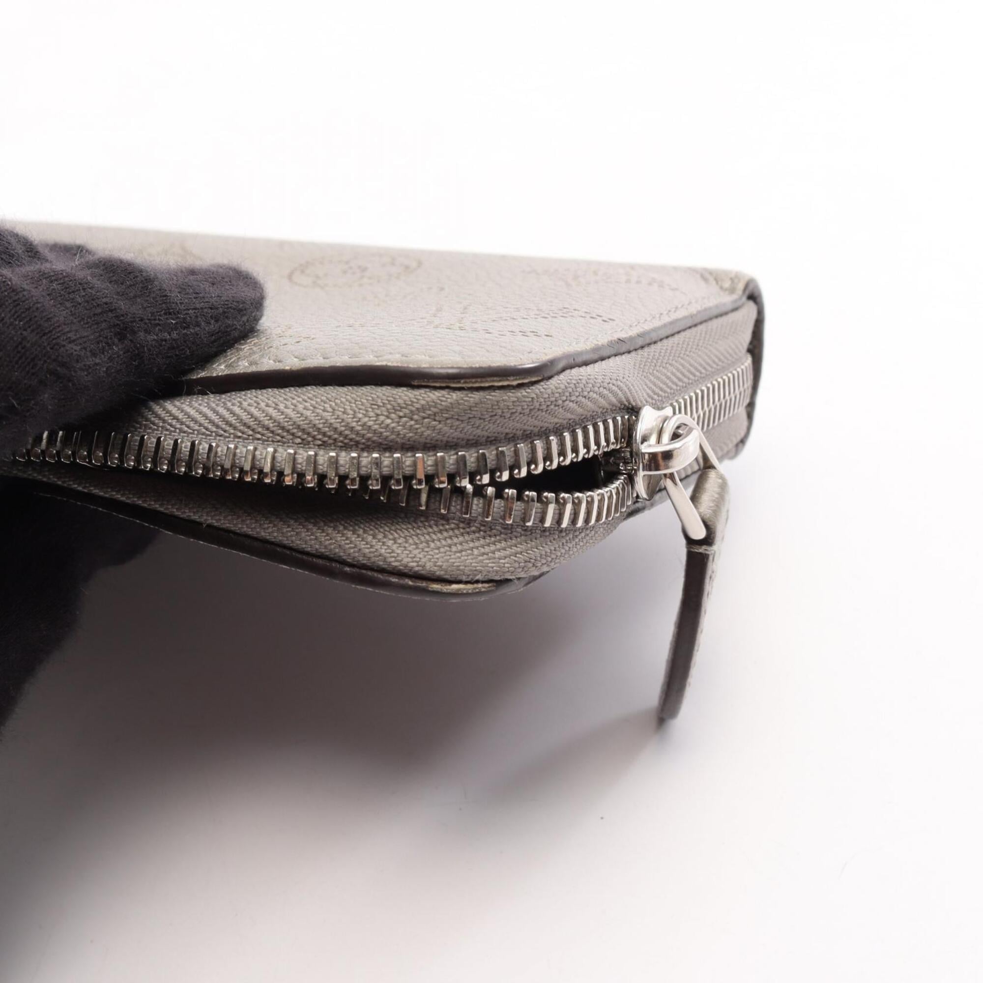 Louis Vuitton Gray Monogram (Pre-Owned)