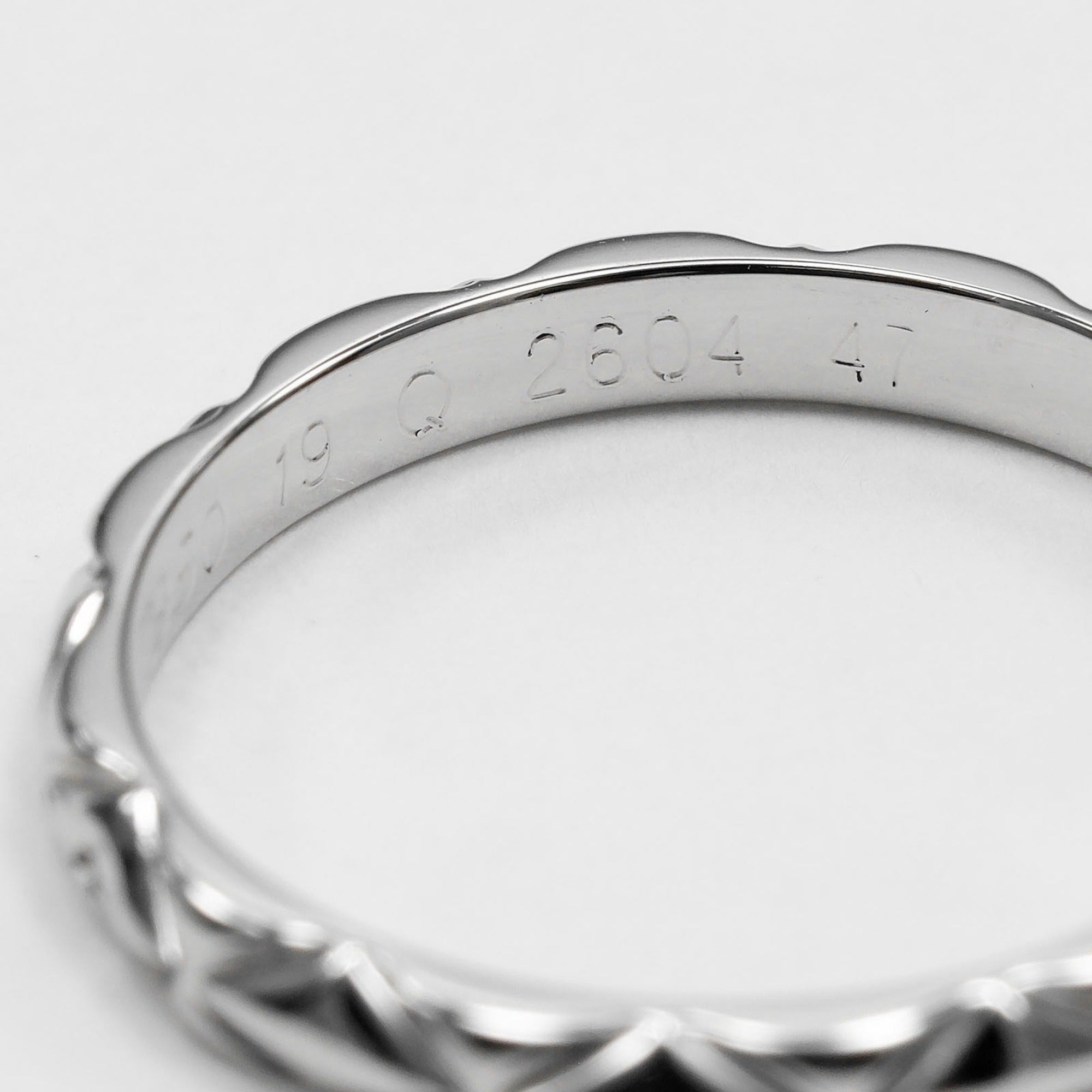 Chanel Platinum 950 Band Ring (Pre-Owned)