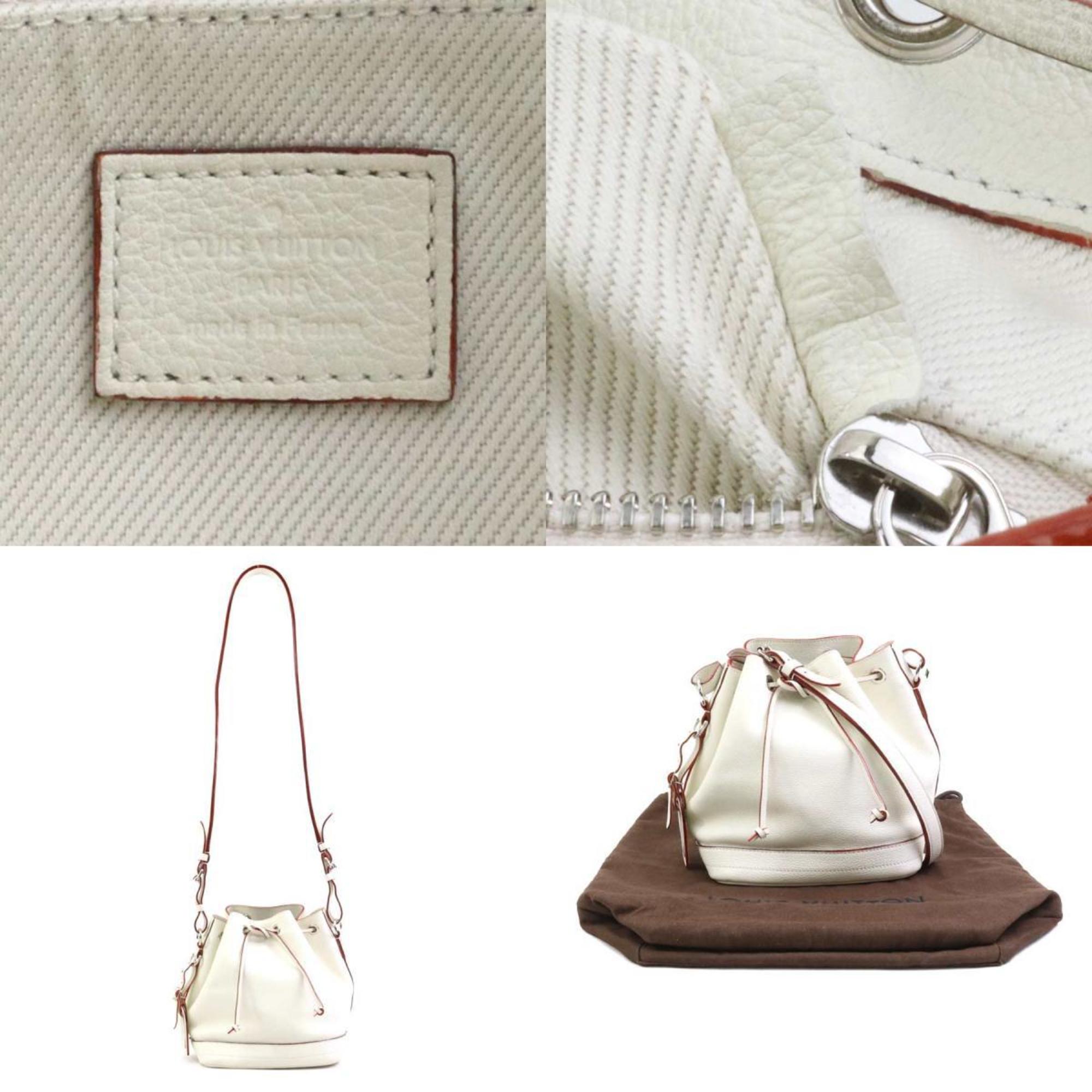 Louis Vuitton Off-White Leather Shoulder Bag (Pre-Owned)