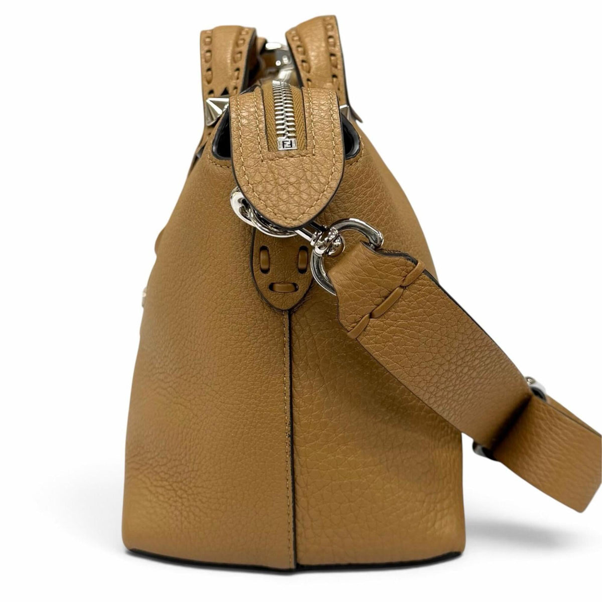Fendi Beige Shoulder Bag (Pre-Owned)