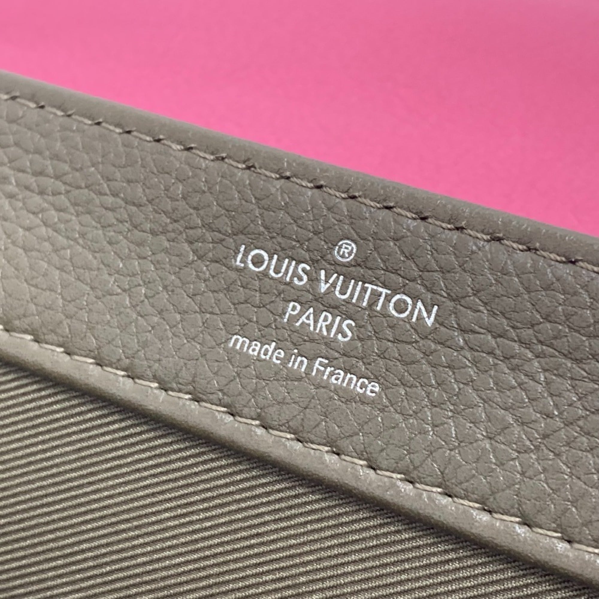 Louis Vuitton Lockme Ii Beige Khaki Pink Leather Handbag Shoulder Bag (Pre-Owned)