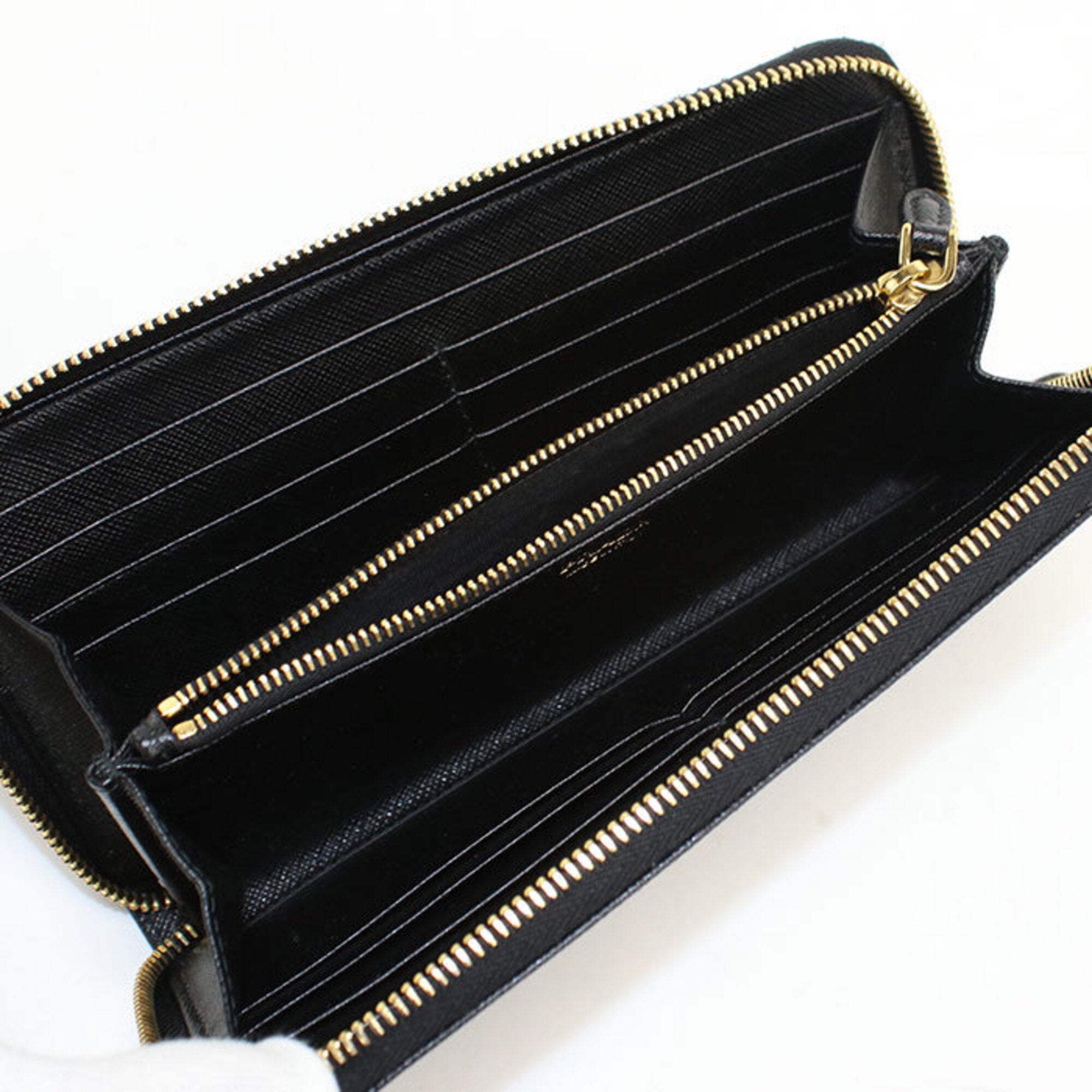 Prada Black Leather Long Wallet (Bi-Fold) (Pre-Owned)