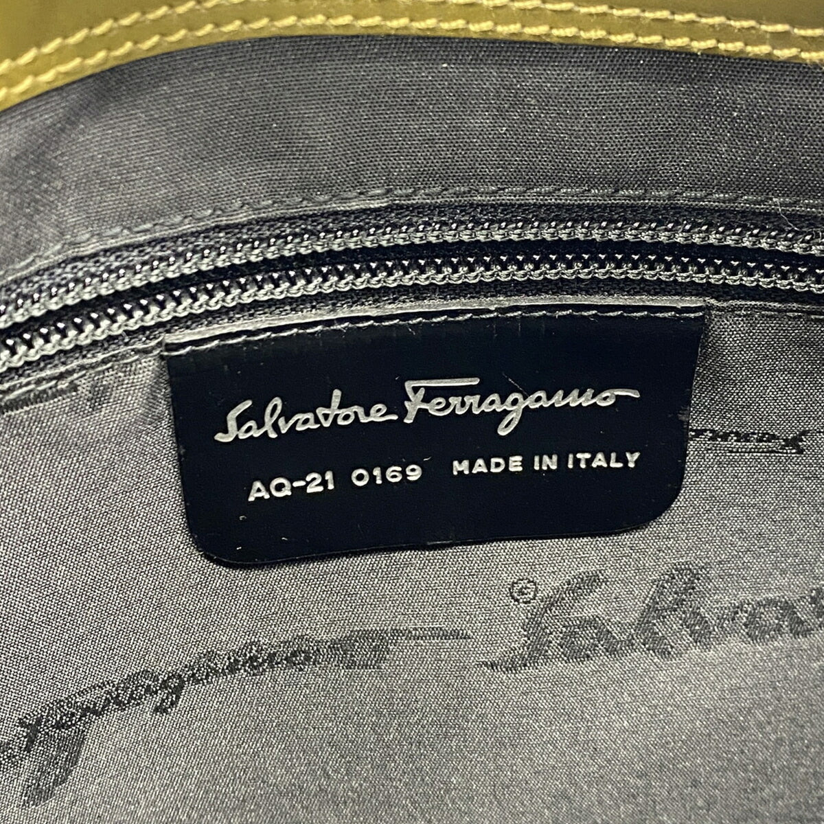 Salvatore Ferragamo Brown Khaki Leather Shoulder Bag (Pre-Owned)