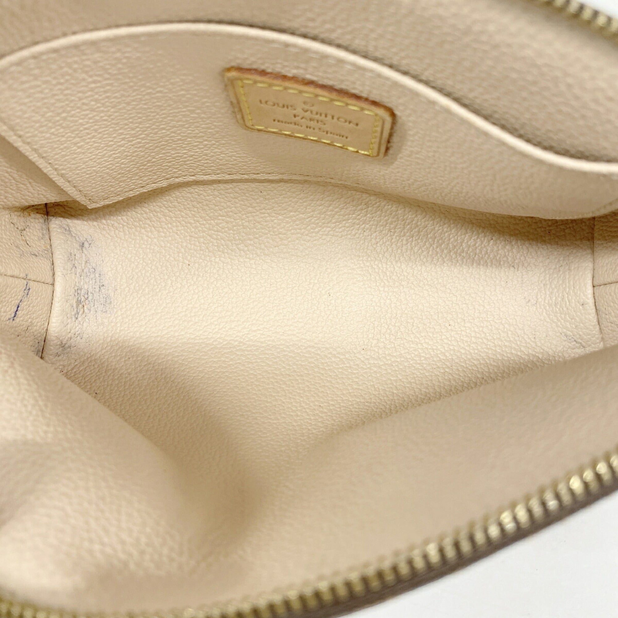 Louis Vuitton Brown Pouch (Pre-Owned)