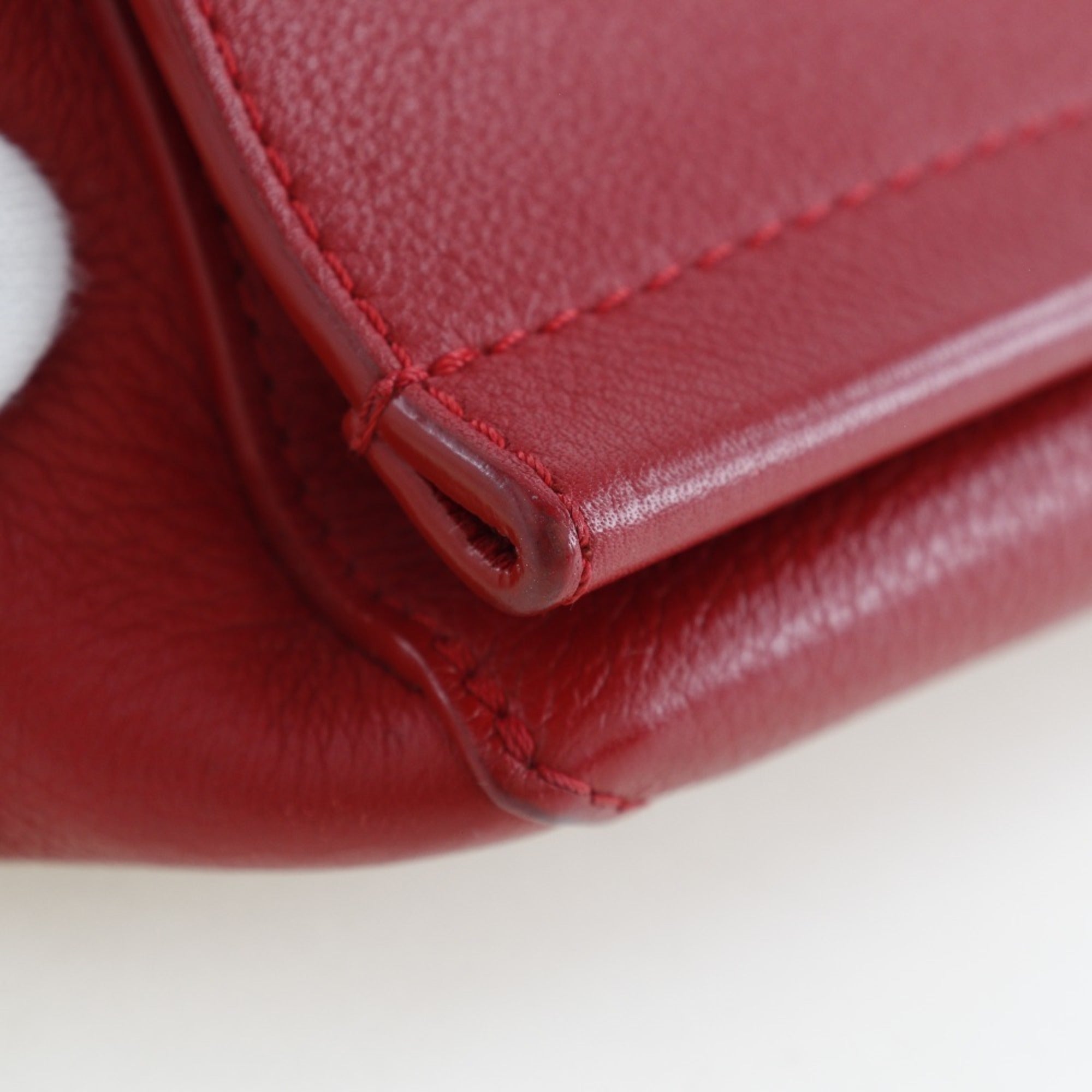 Louis Vuitton Red Color Ruby Leather Shoulder Bag (Pre-Owned)