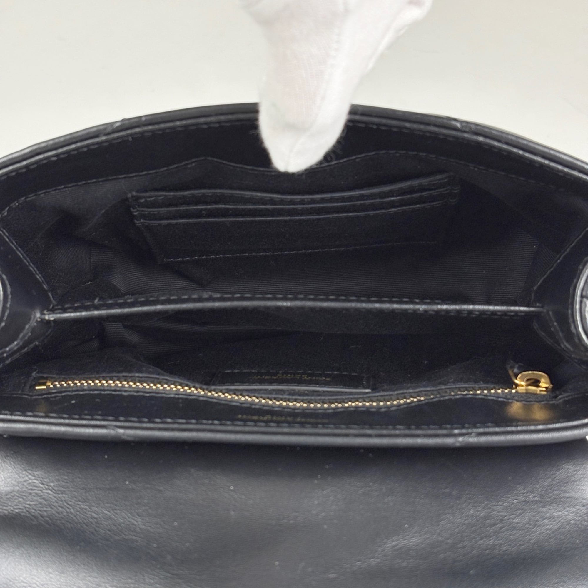 Yves Saint Laurent Black Leather Shoulder Bag (Pre-Owned)