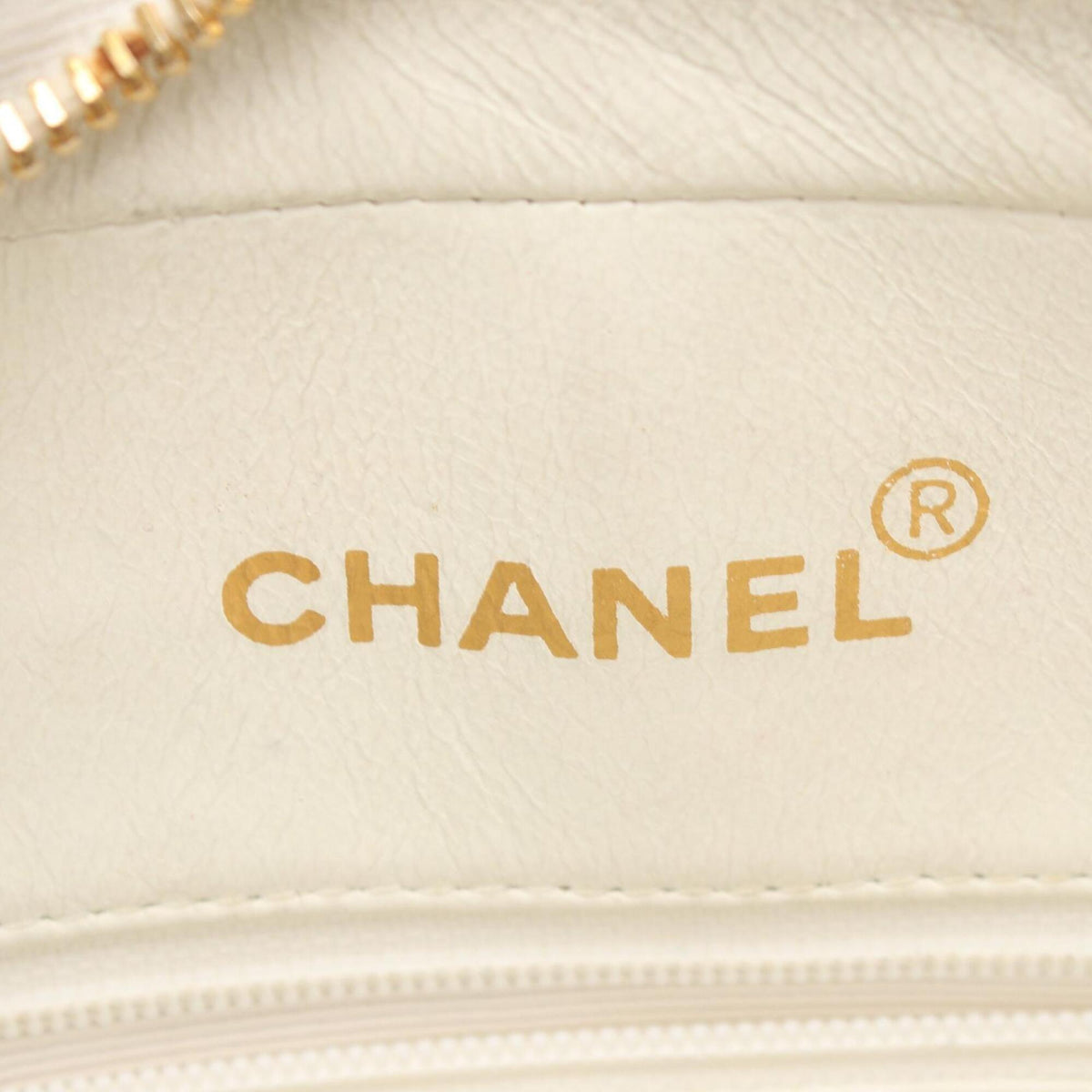 Chanel White Grained Calfskin Handbag Shoulder Bag (Pre-Owned)