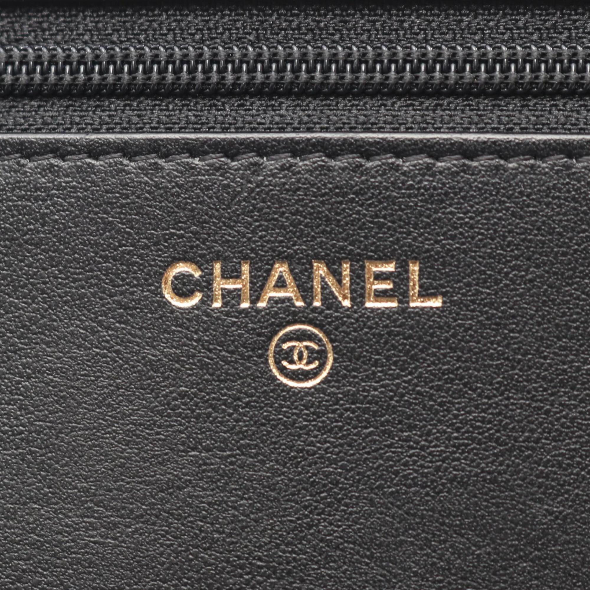 Chanel Black Grained Calfskin Handbag Shoulder Bag (Pre-Owned)