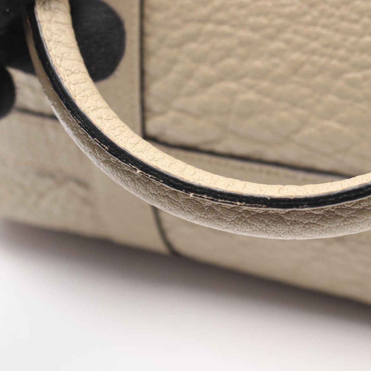 Loewe Beige Leather Handbag (Pre-Owned)