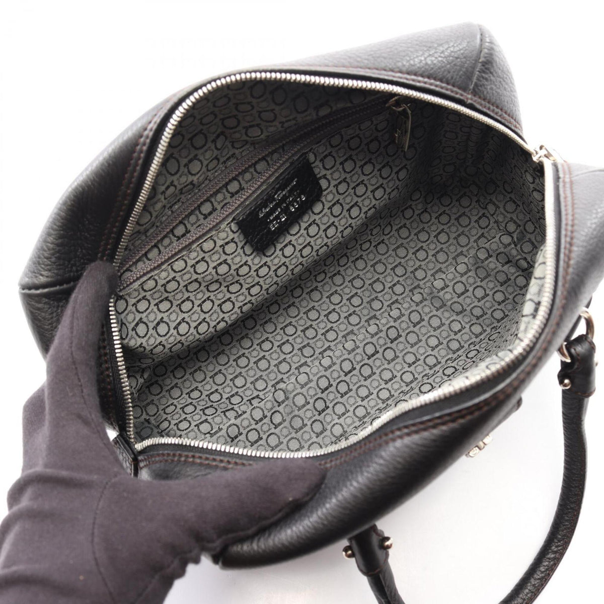 Salvatore Ferragamo Black Leather Handbag (Pre-Owned)