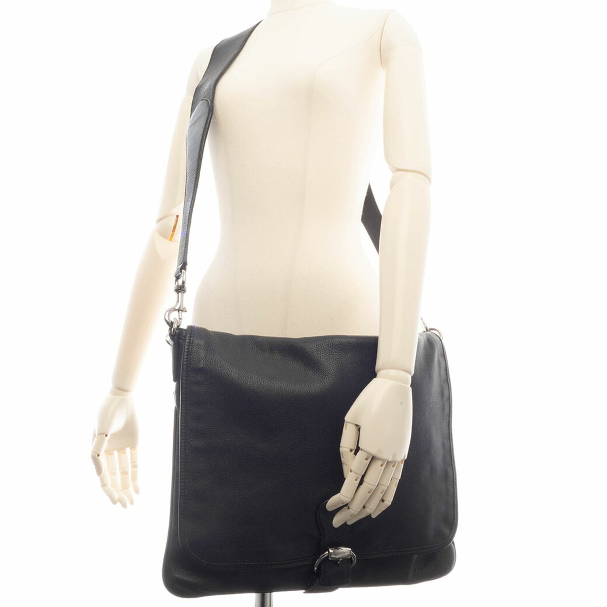 Gucci Black Leather Shoulder Bag (Pre-Owned)