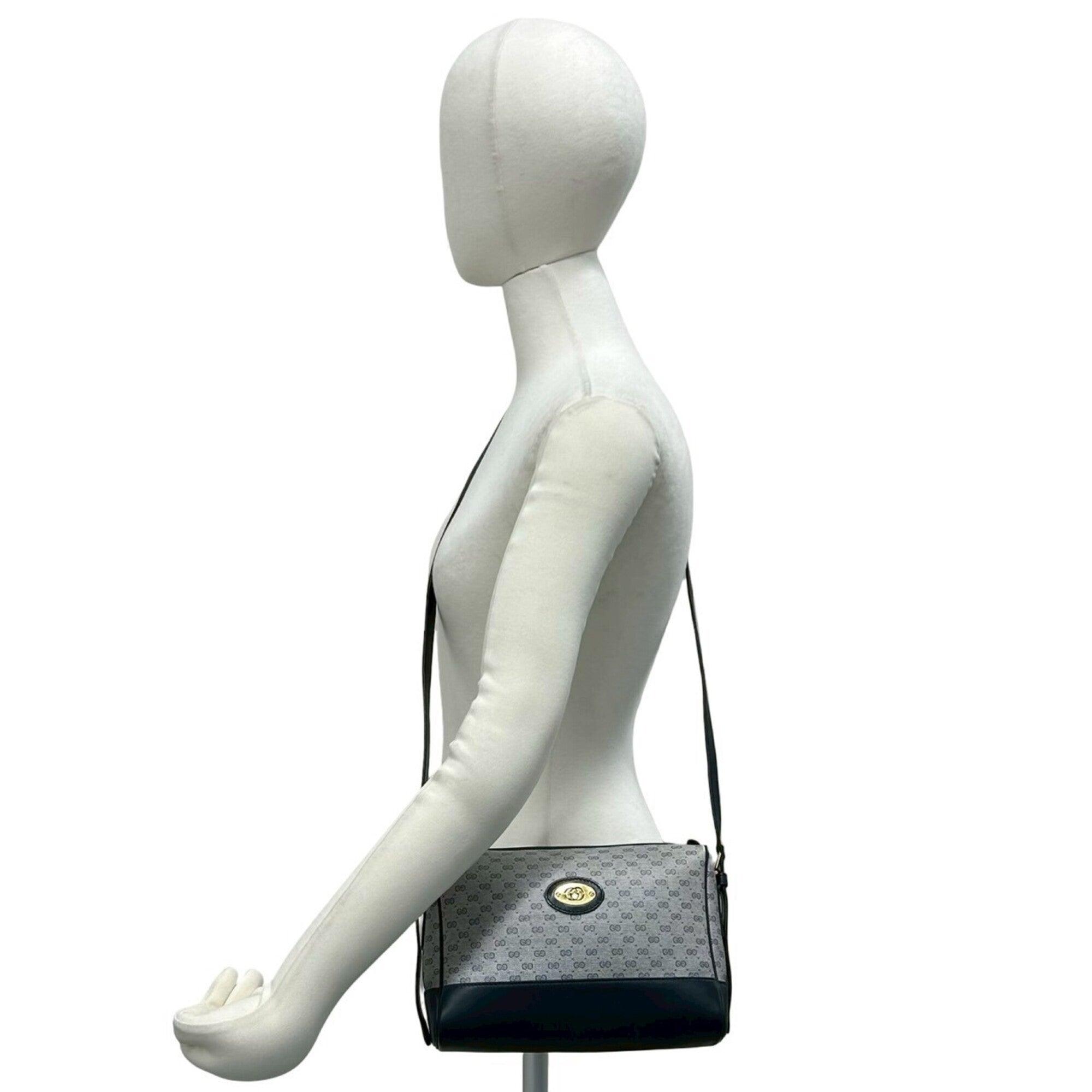 Gucci Navy Pvc Leather Pochette Shoulder Bag (Pre-Owned)