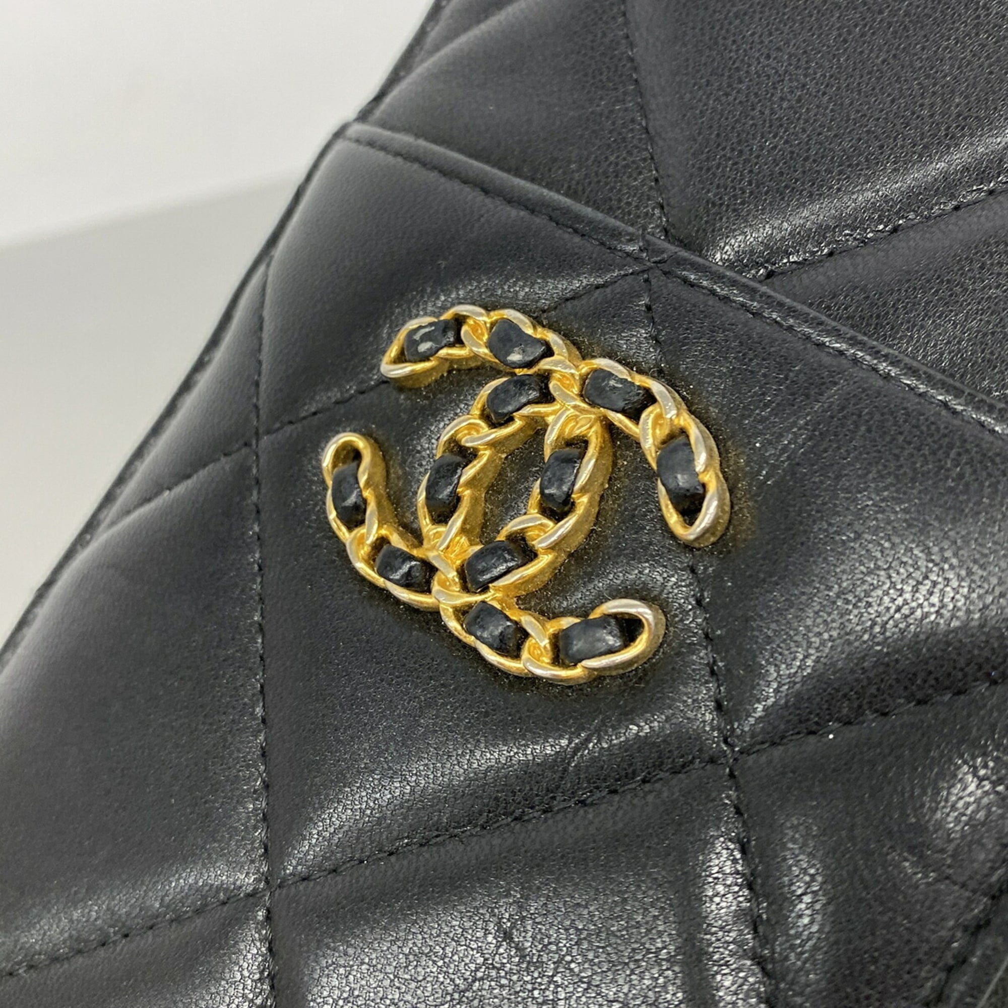 Chanel Black Leather Long Wallet (Bi-Fold) (Pre-Owned)