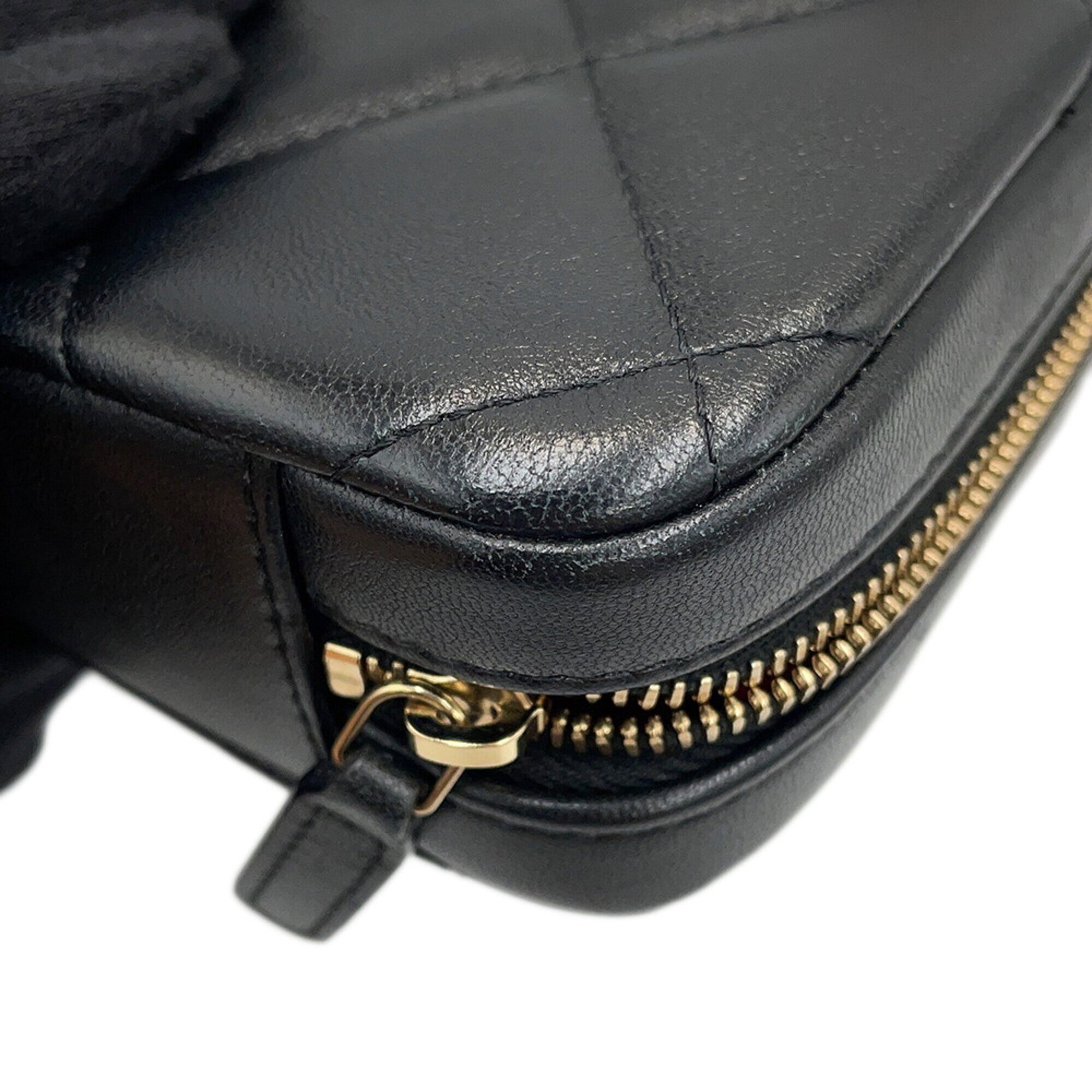 Chanel Black Leather Shoulder Bag (Pre-Owned)