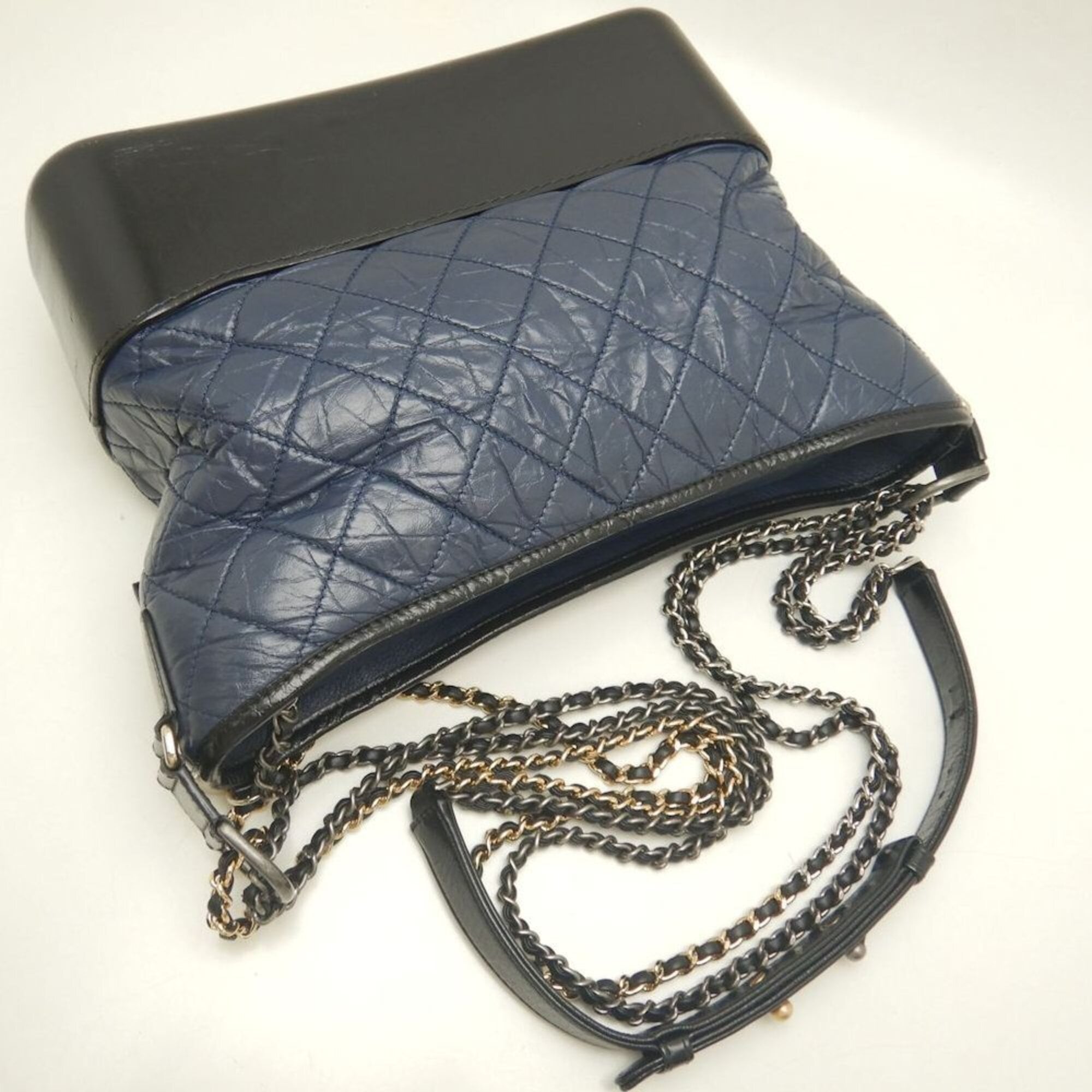 Chanel Black Navy Leather Shoulder Bag (Pre-Owned)