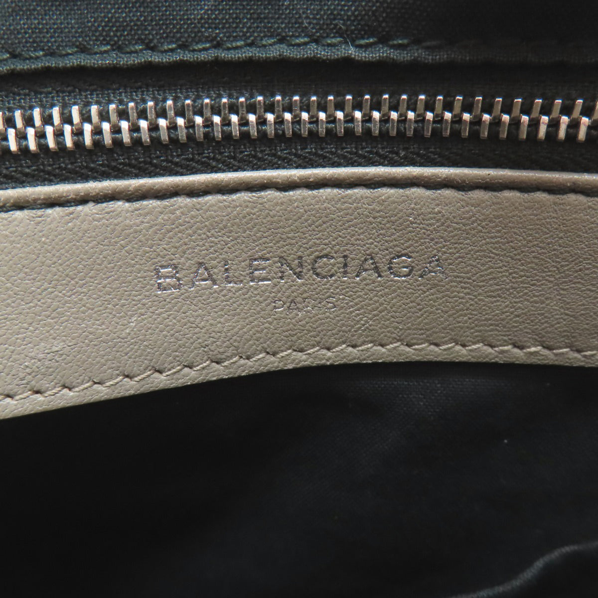 Balenciaga Gray Leather Handbag (Pre-Owned)