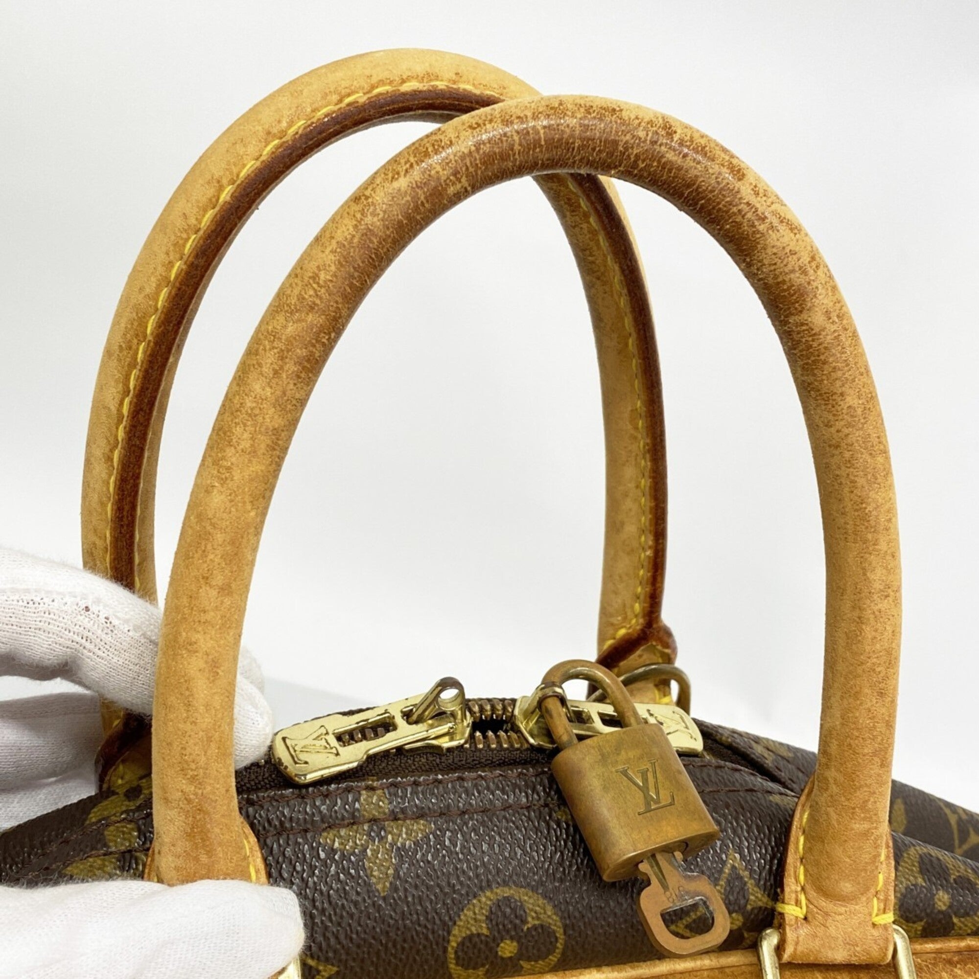 Louis Vuitton Brown Handbag (Pre-Owned)