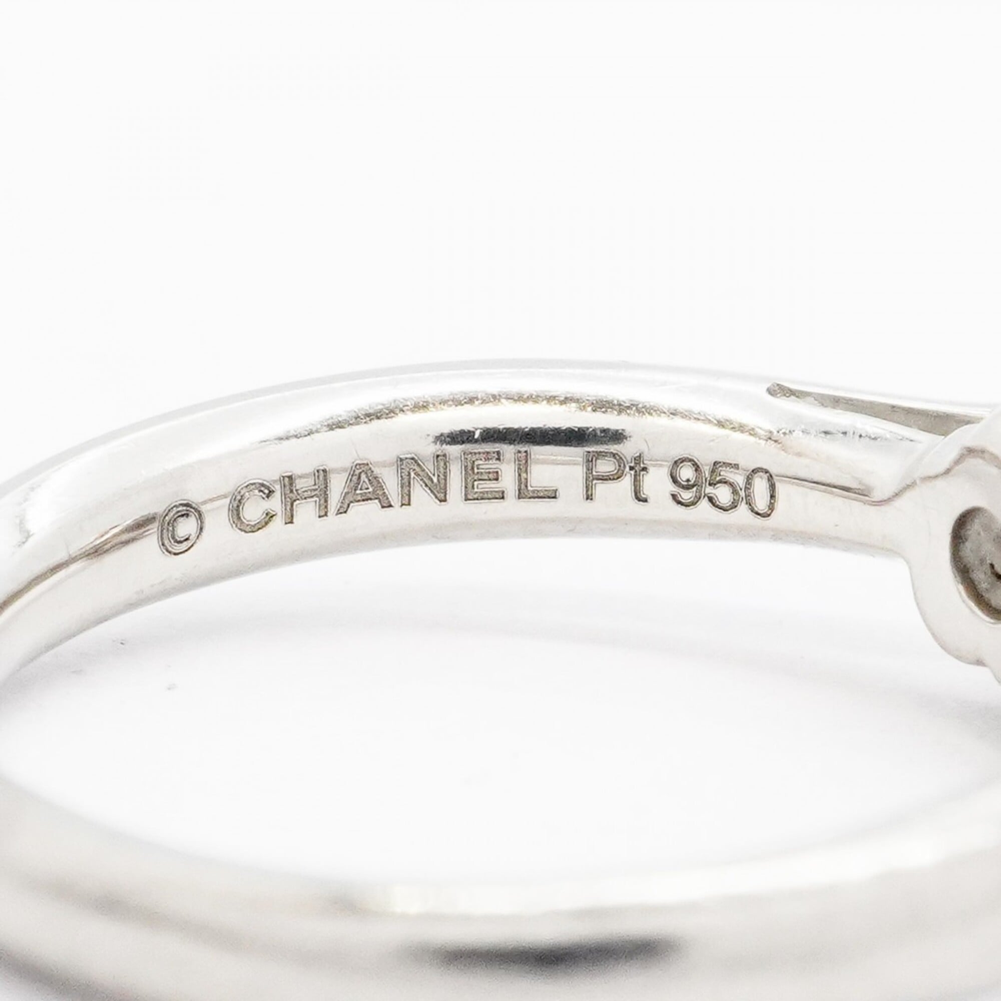 Chanel Platinum 950 Band Ring (Pre-Owned)