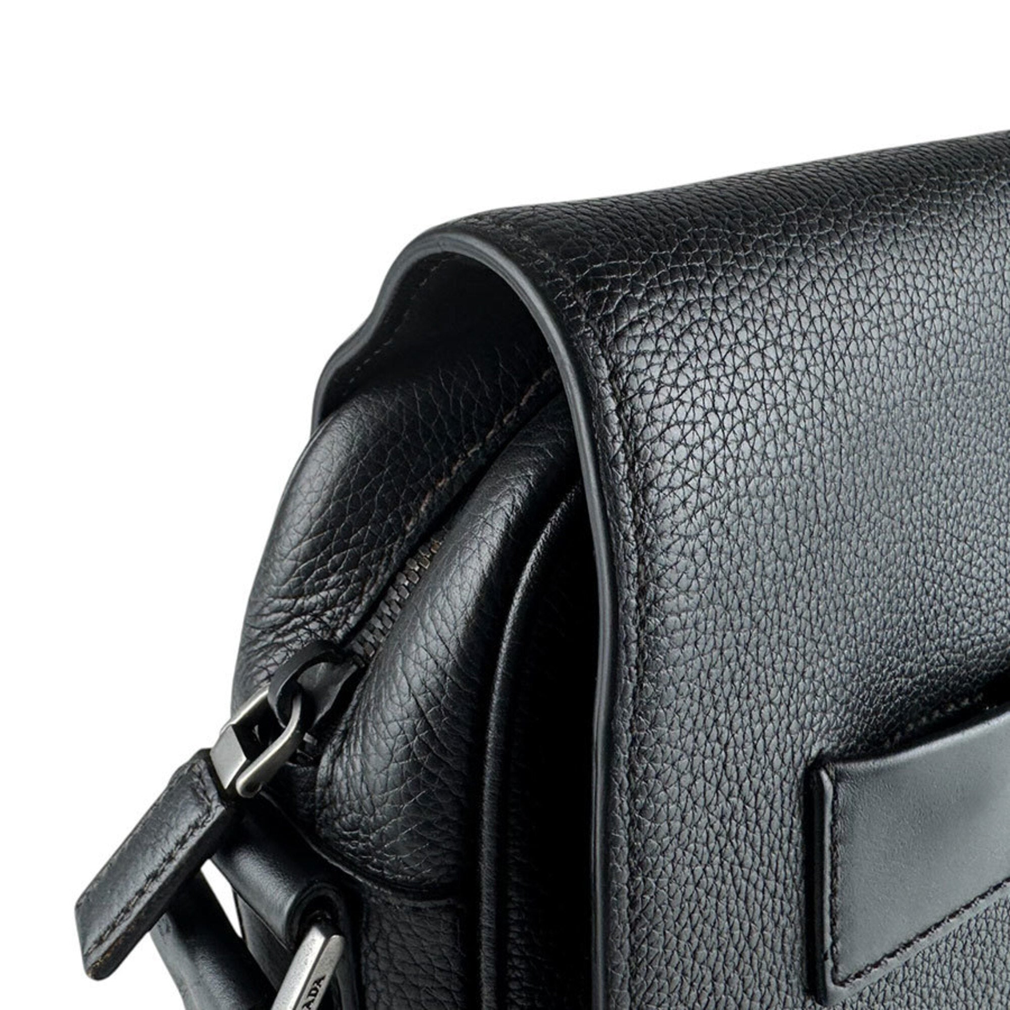 Prada Black Leather Shoulder Bag (Pre-Owned)