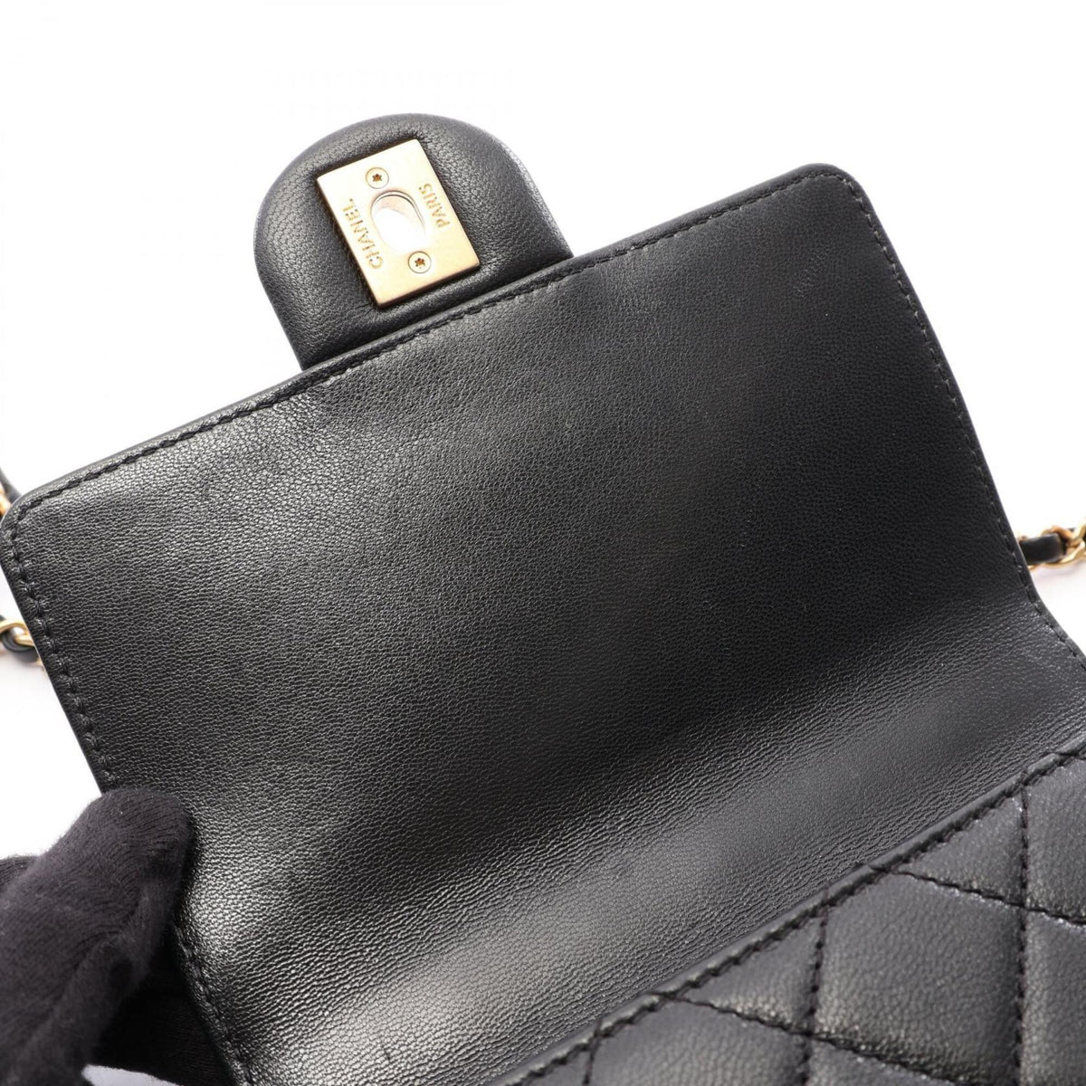 Chanel Black Leather Handbag Shoulder Bag (Pre-Owned)
