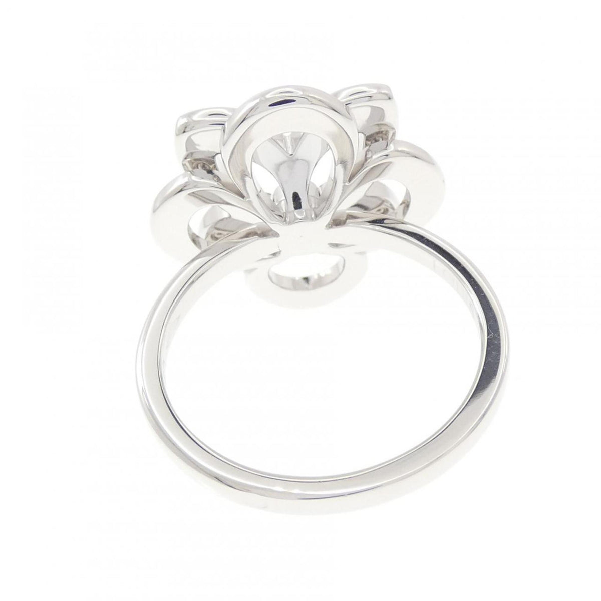 Louis Vuitton White Gold White Gold (18K) Band Ring (Pre-Owned)