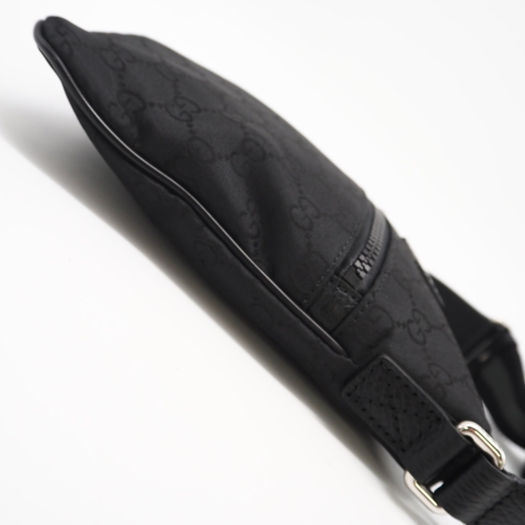 Gucci Black Gray Nylon Leather Shoulder Bag (Pre-Owned)