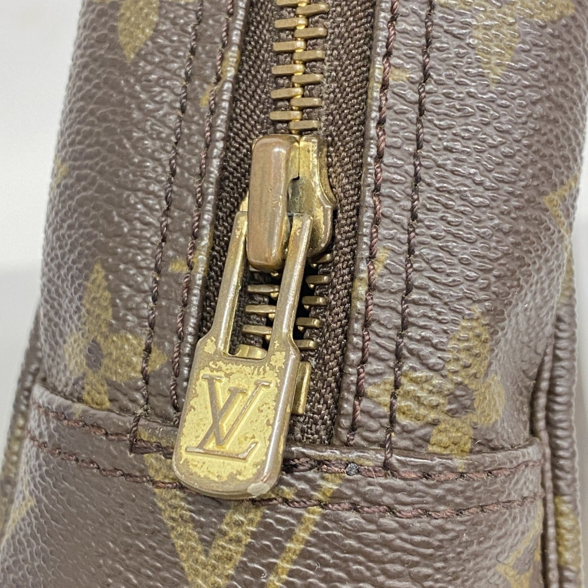 Louis Vuitton Brown Pouch (Pre-Owned)