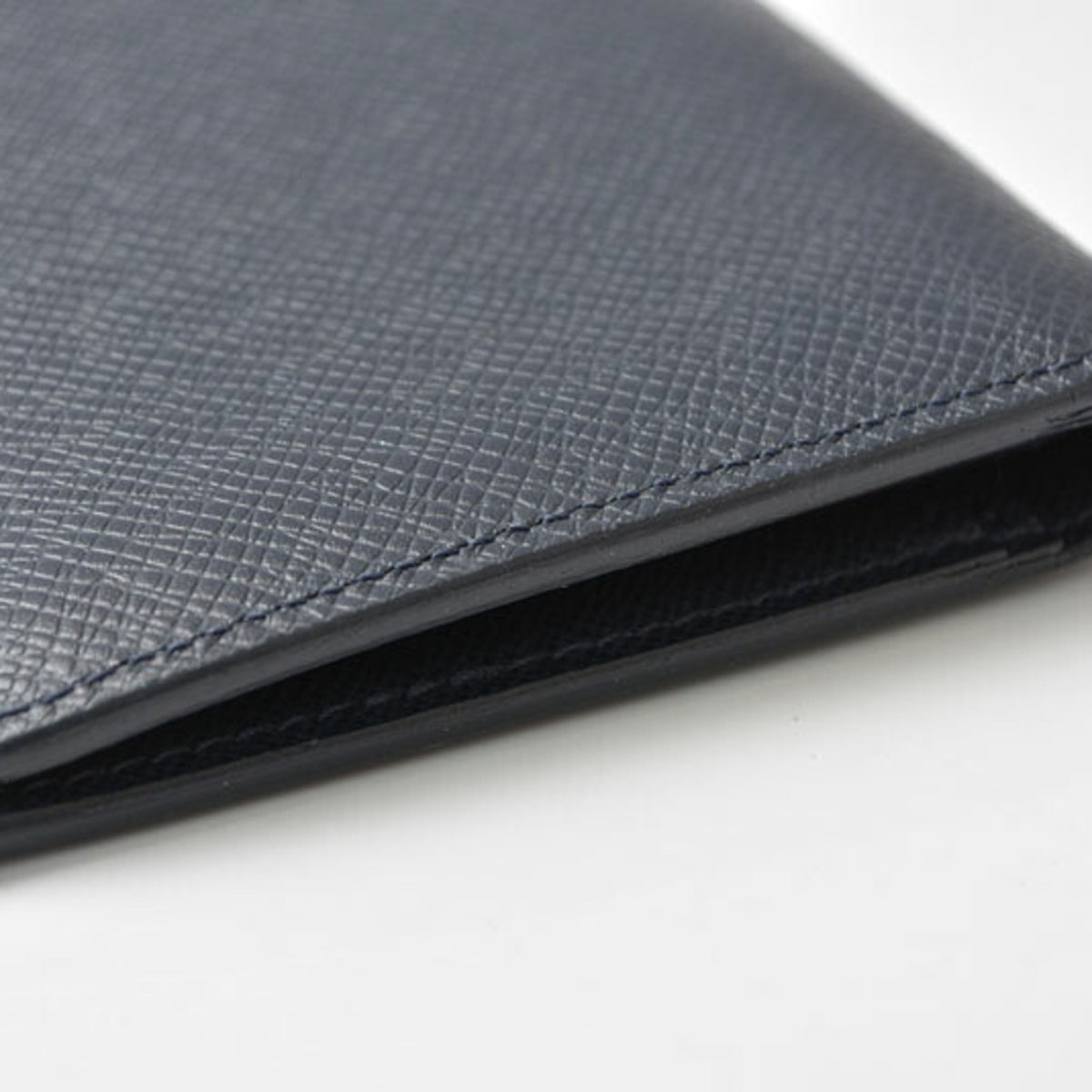 Louis Vuitton Blue Ocean Taiga Leather (Pre-Owned)