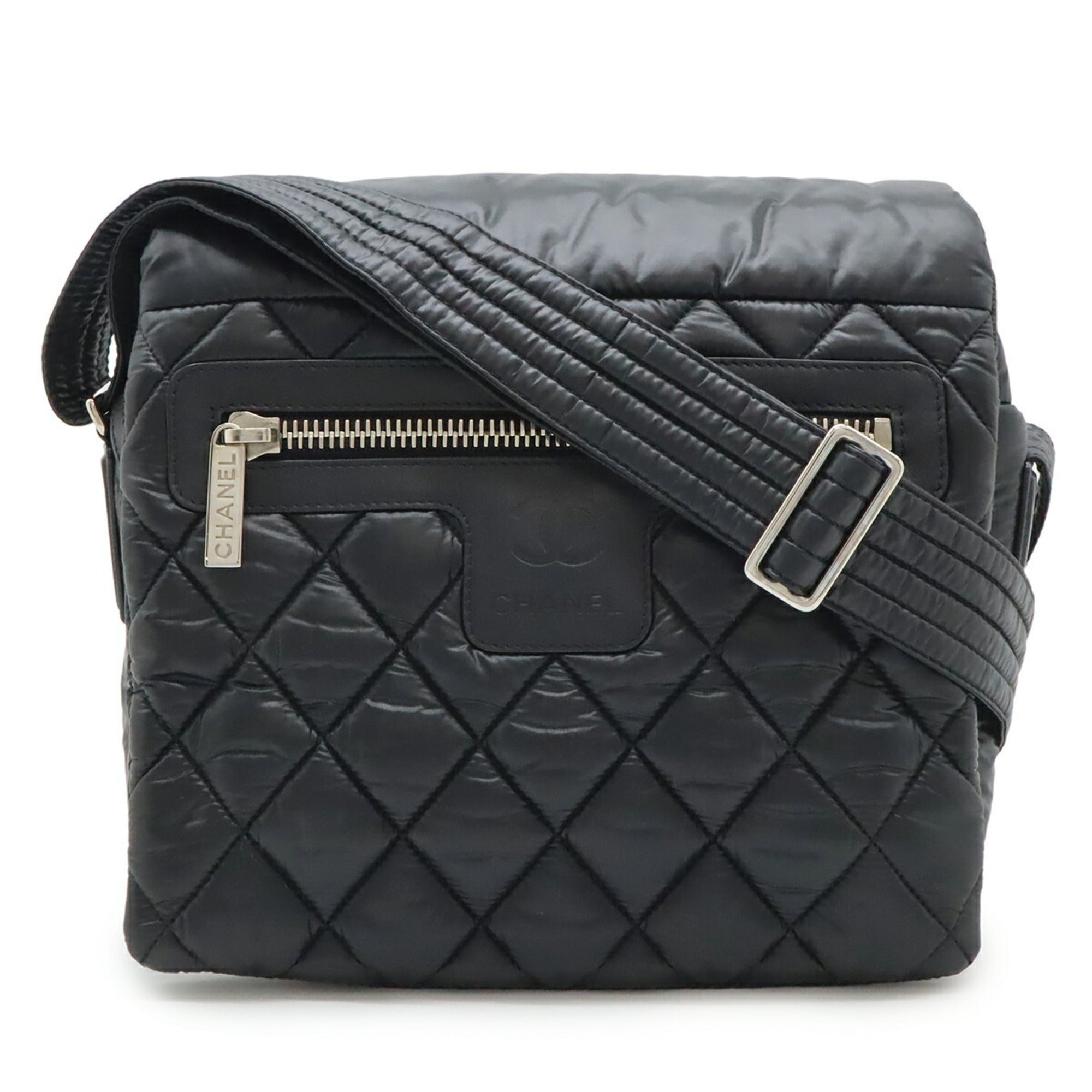 Chanel Black Nylon Leather Messenger Bag Shoulder Bag (Pre-Owned)