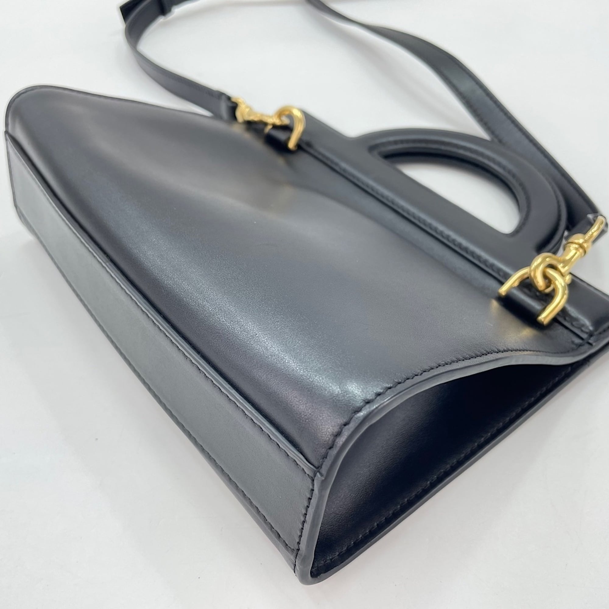 Valentino Black Handbag Shoulder Bag (Pre-Owned)