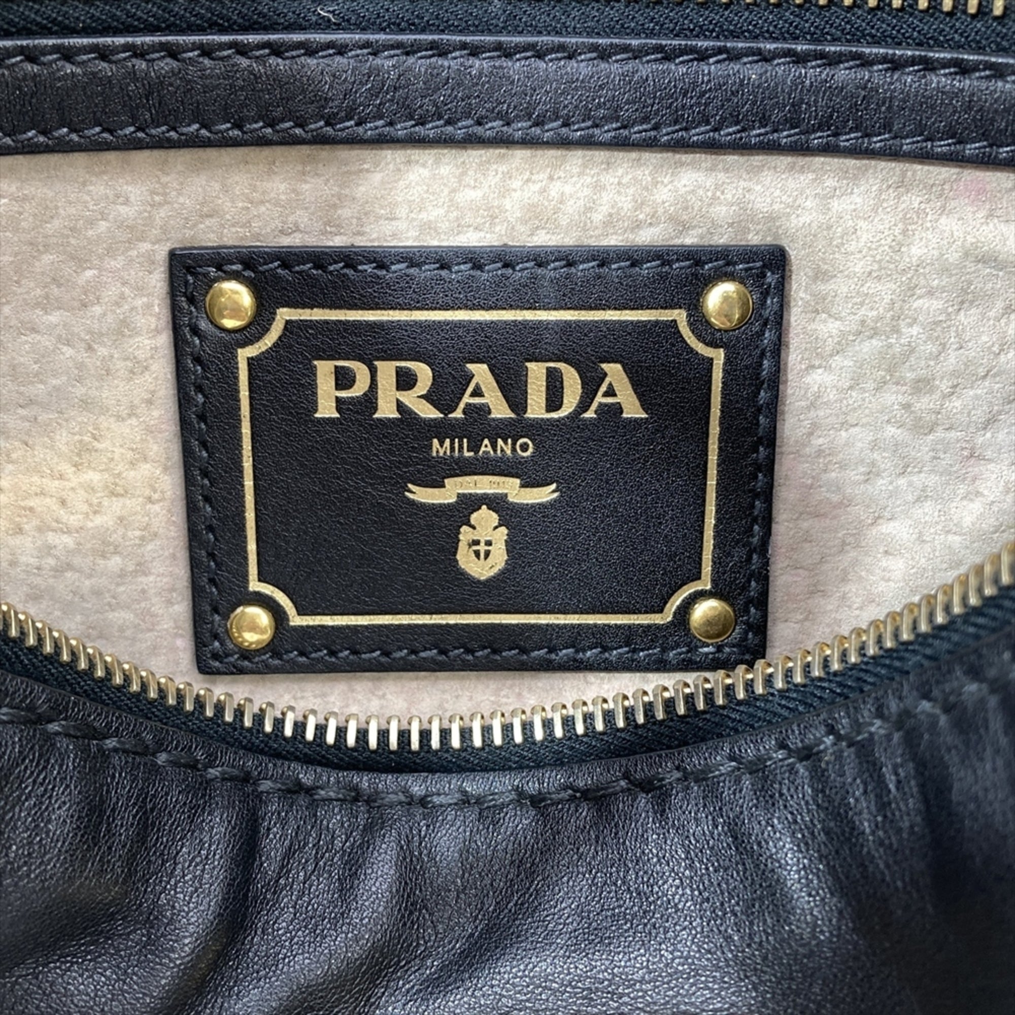 Prada Black Leather Shoulder Bag (Pre-Owned)