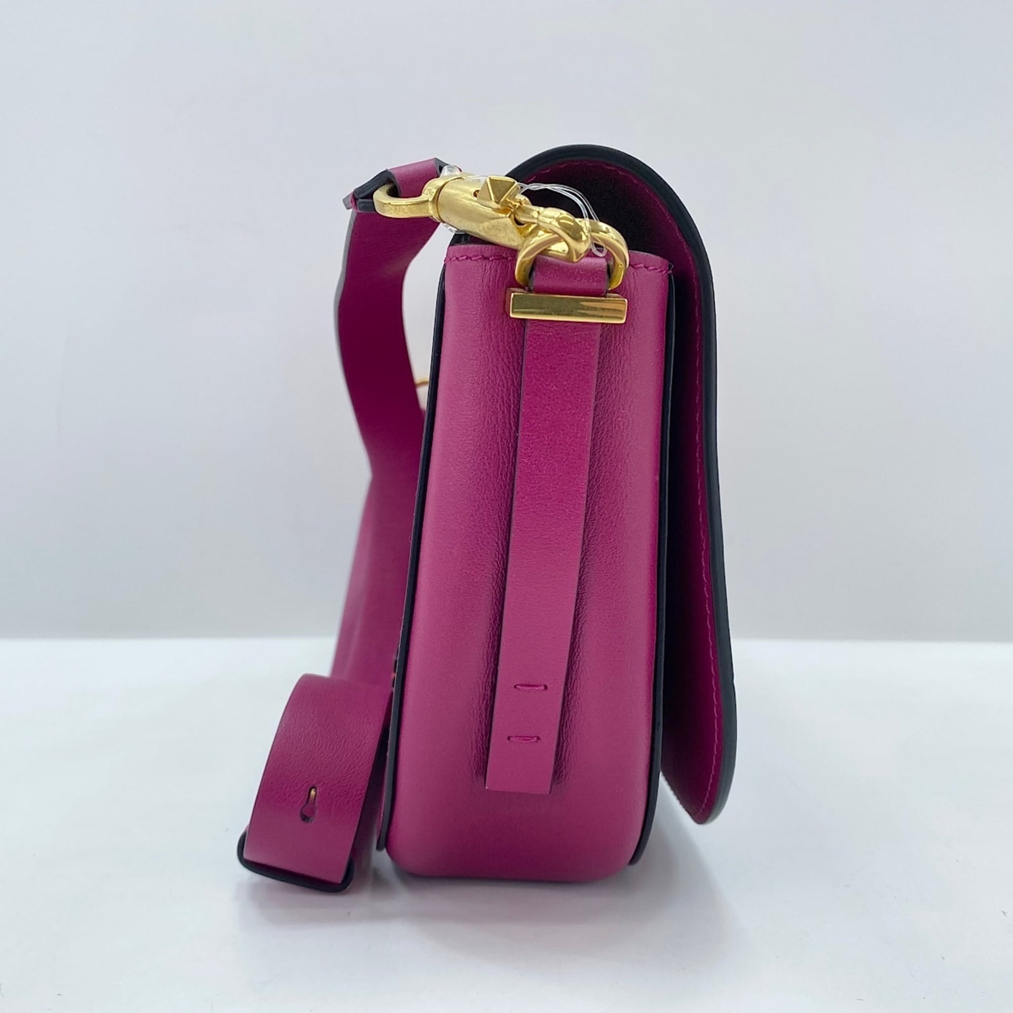 Valentino Pink Shoulder Bag (Pre-Owned)