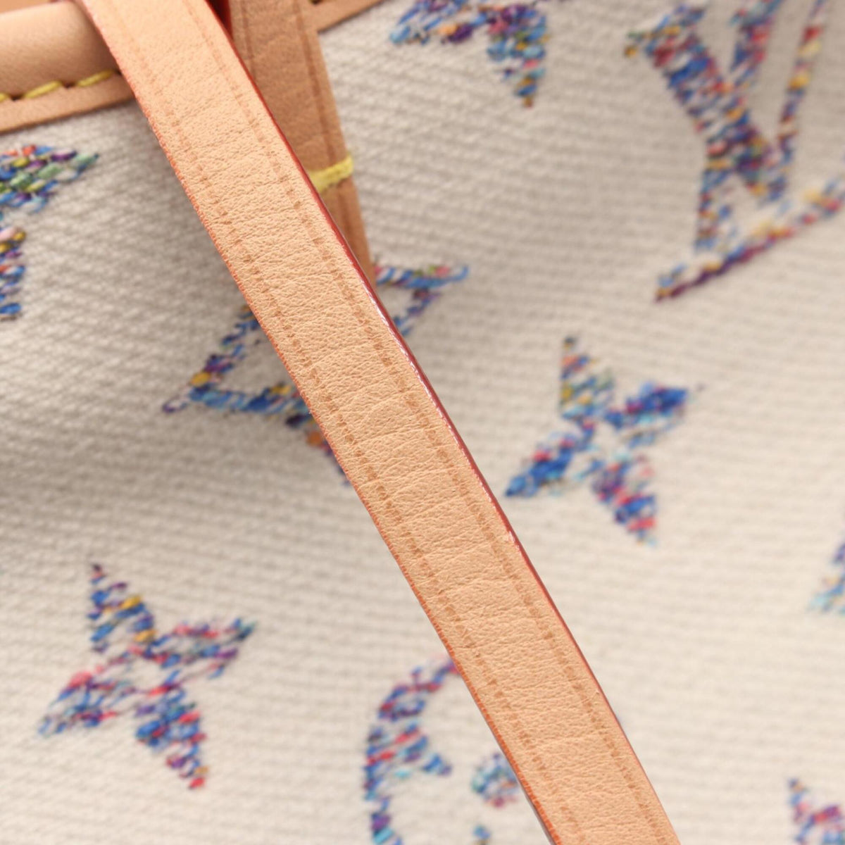 Louis Vuitton Multi-Color White Monogram Jacquard Leather Shoulder Bag (Pre-Owned)