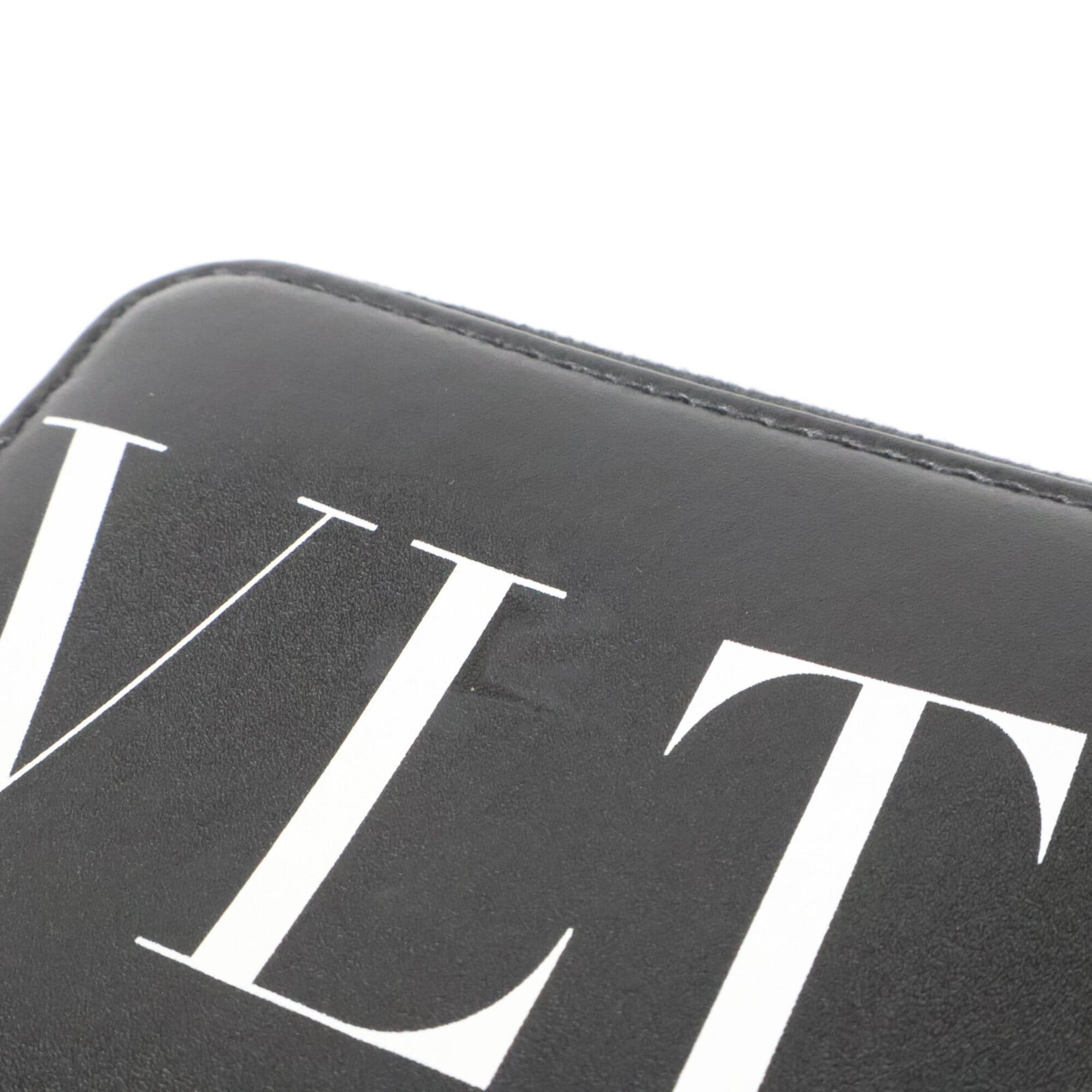 Valentino Black Leather Coin Purse/Coin Case (Pre-Owned)