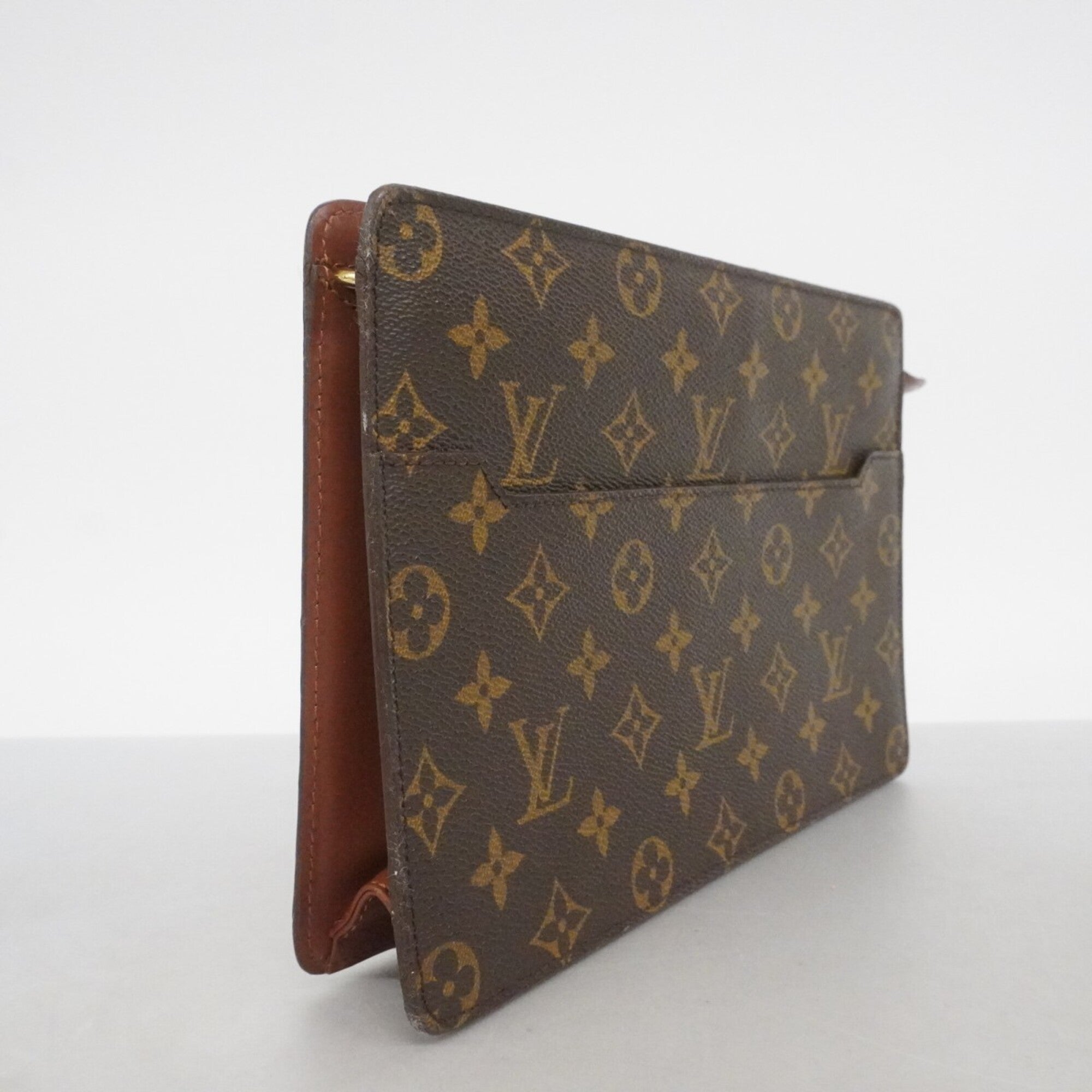 Louis Vuitton Brown Clutch Bag (Pre-Owned)